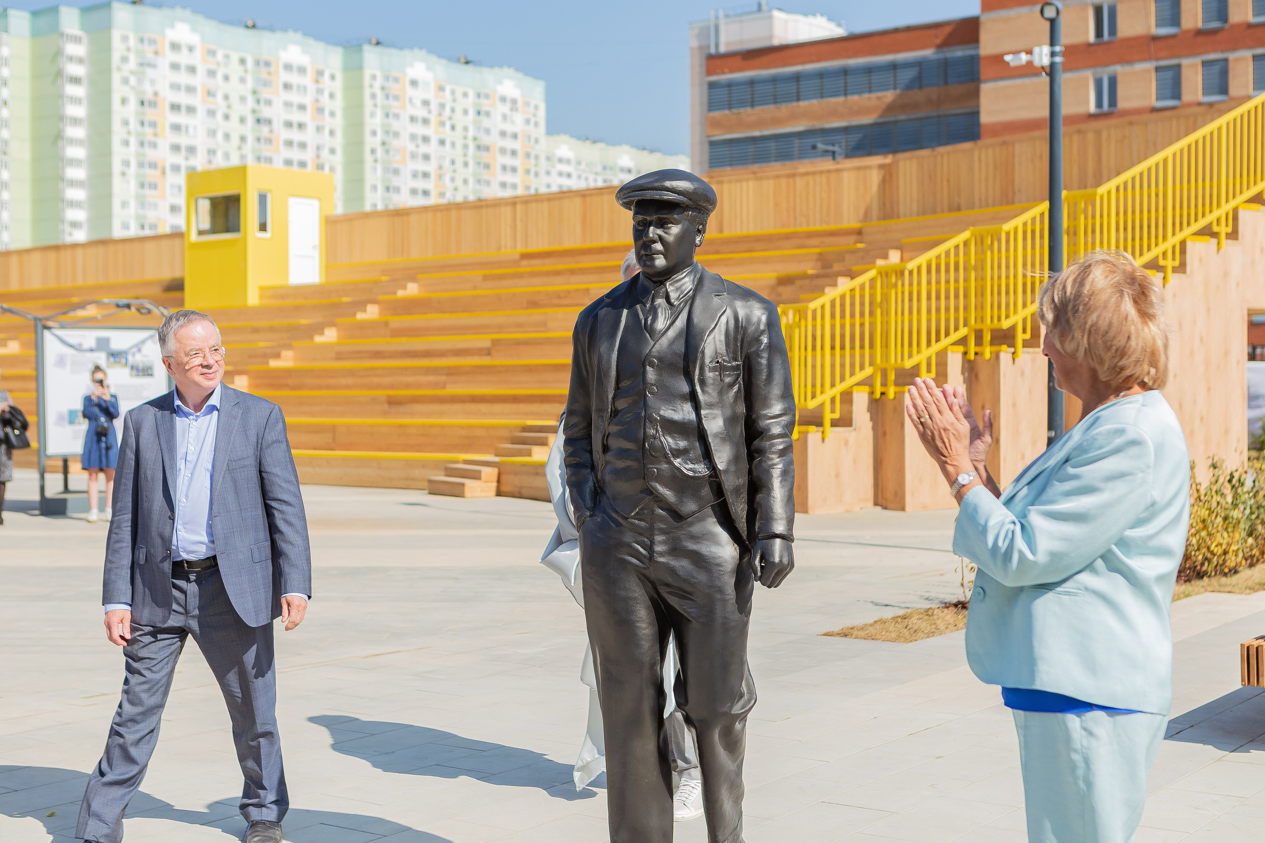 Открытие памятника Капице ректором МФТИ Кудрявцевым Н. Н. Семейный и бизнес фотограф в Москве Валерия Литвак