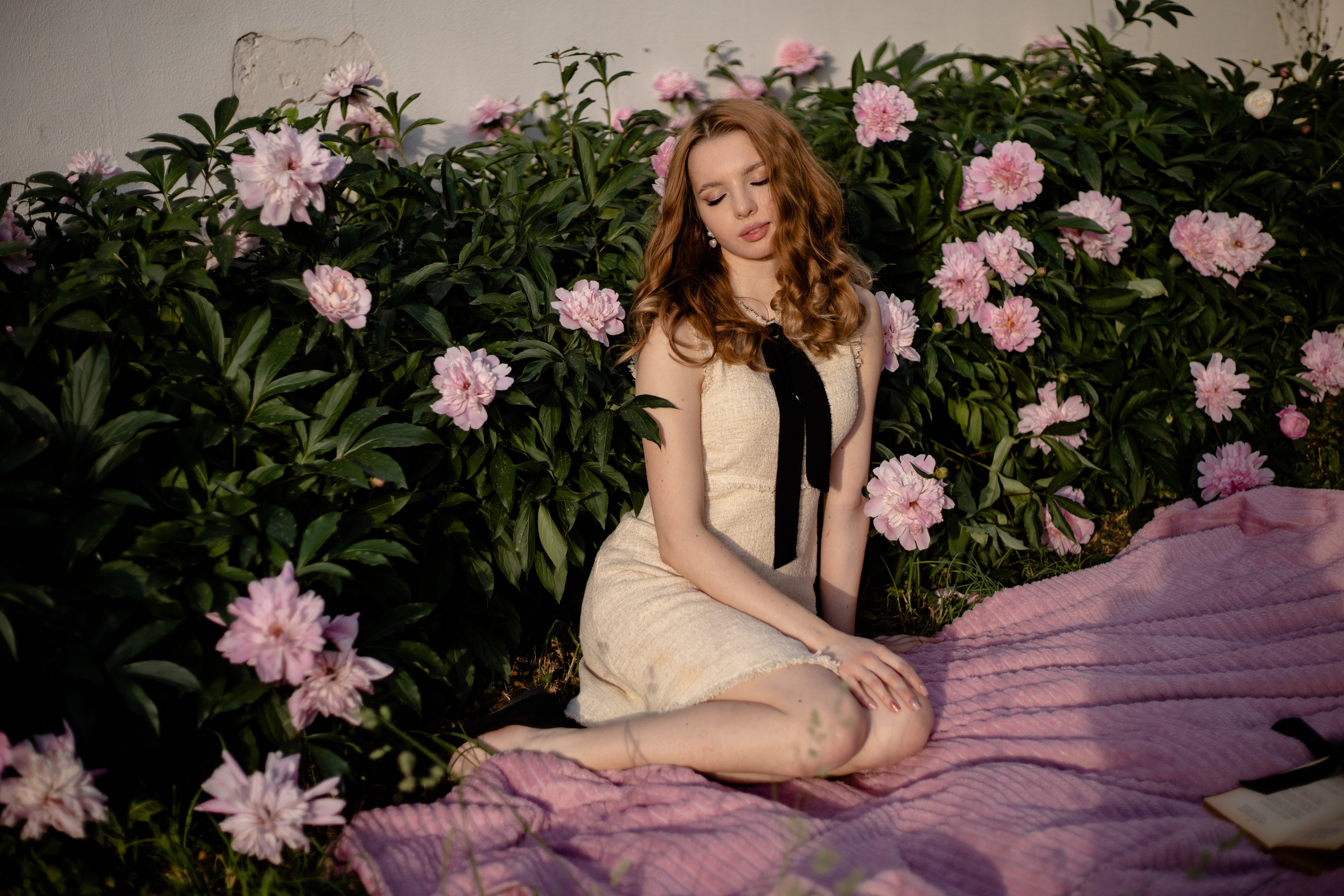 Ирина с цветущих пионах🌸. Семейный фотограф в Саратове Элоиза Ляпина