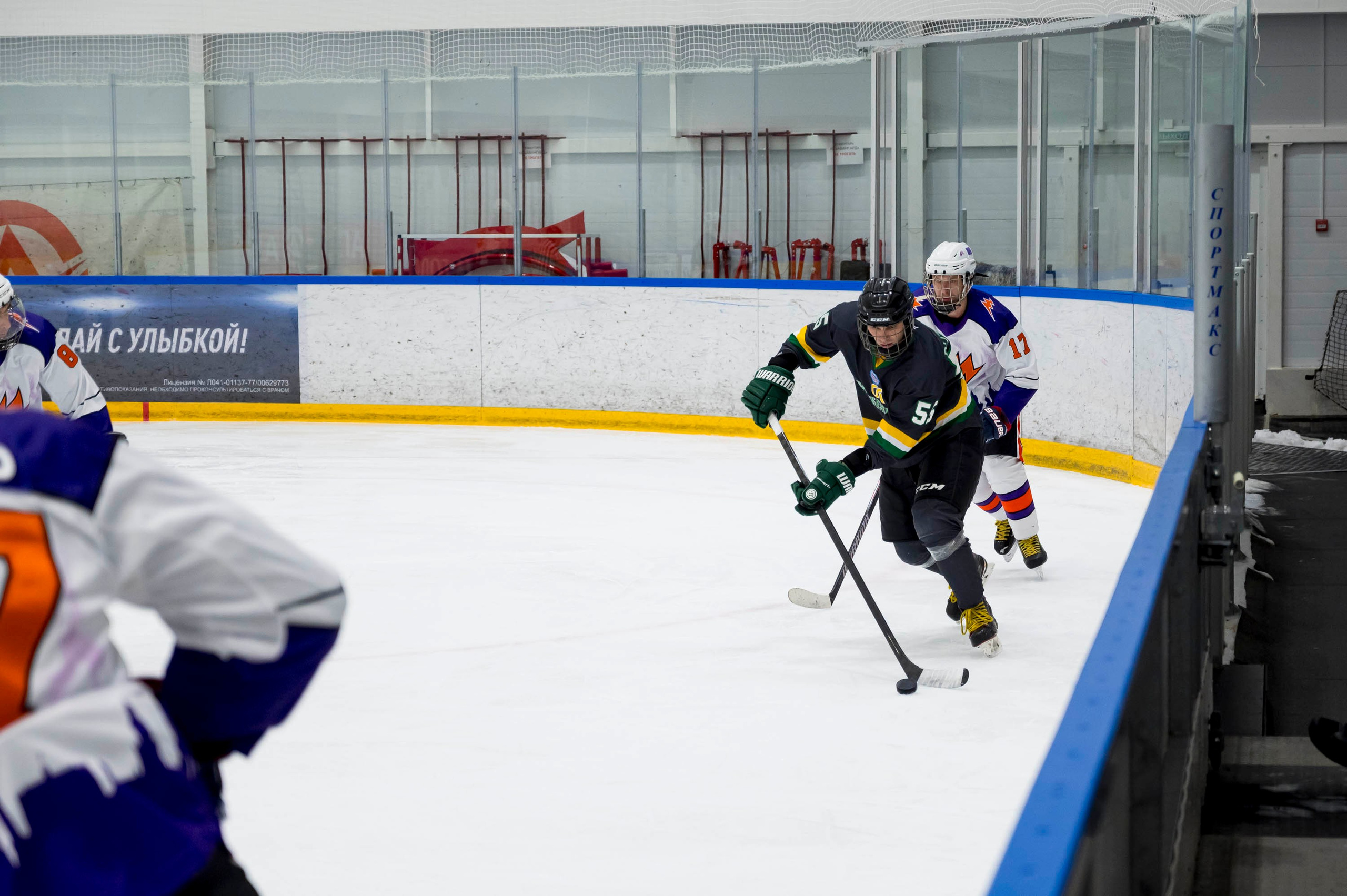 Хоккейный матч корпоративной команды Зарубежнефть. Репортажный фотограф и видеограф Слава Думчев. Тимбилдинги, отчетники, корпоративы