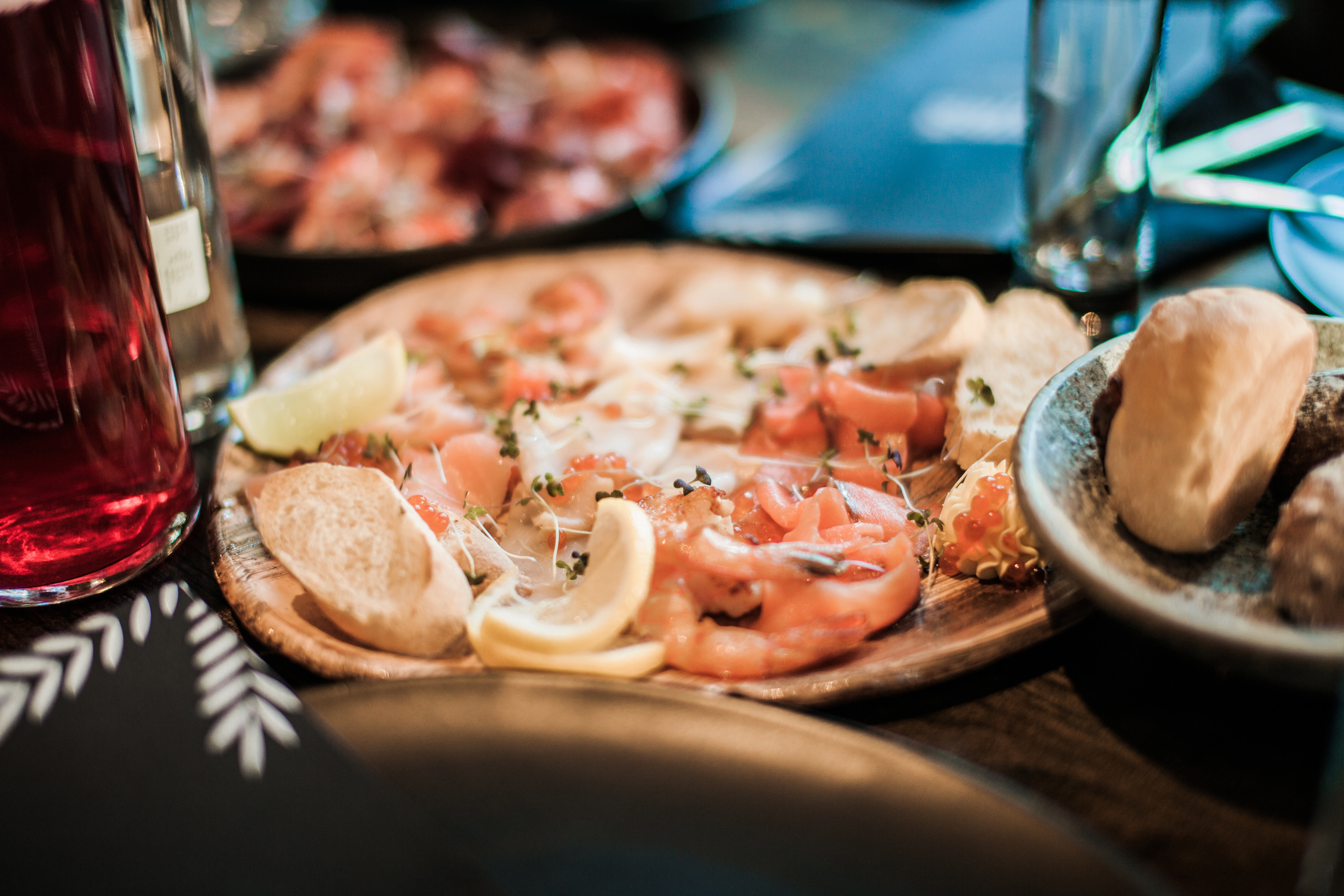 Друзья. День Рождение в Ресторане. Фотограф на крещение и венчание в Нижнем Новгороде.Свадебный Фотограф