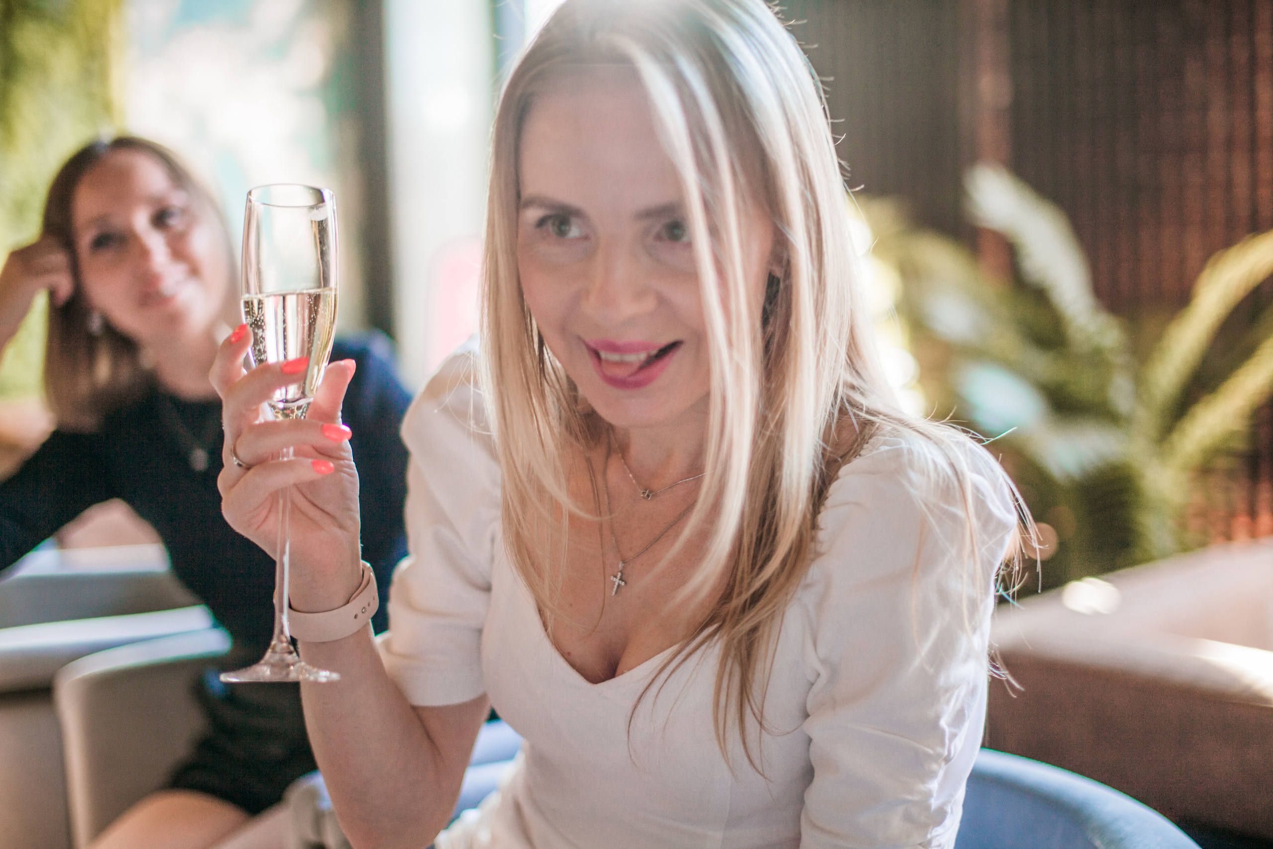 Друзья. День Рождение в Ресторане. Фотограф на крещение и венчание в Нижнем Новгороде.Свадебный Фотограф