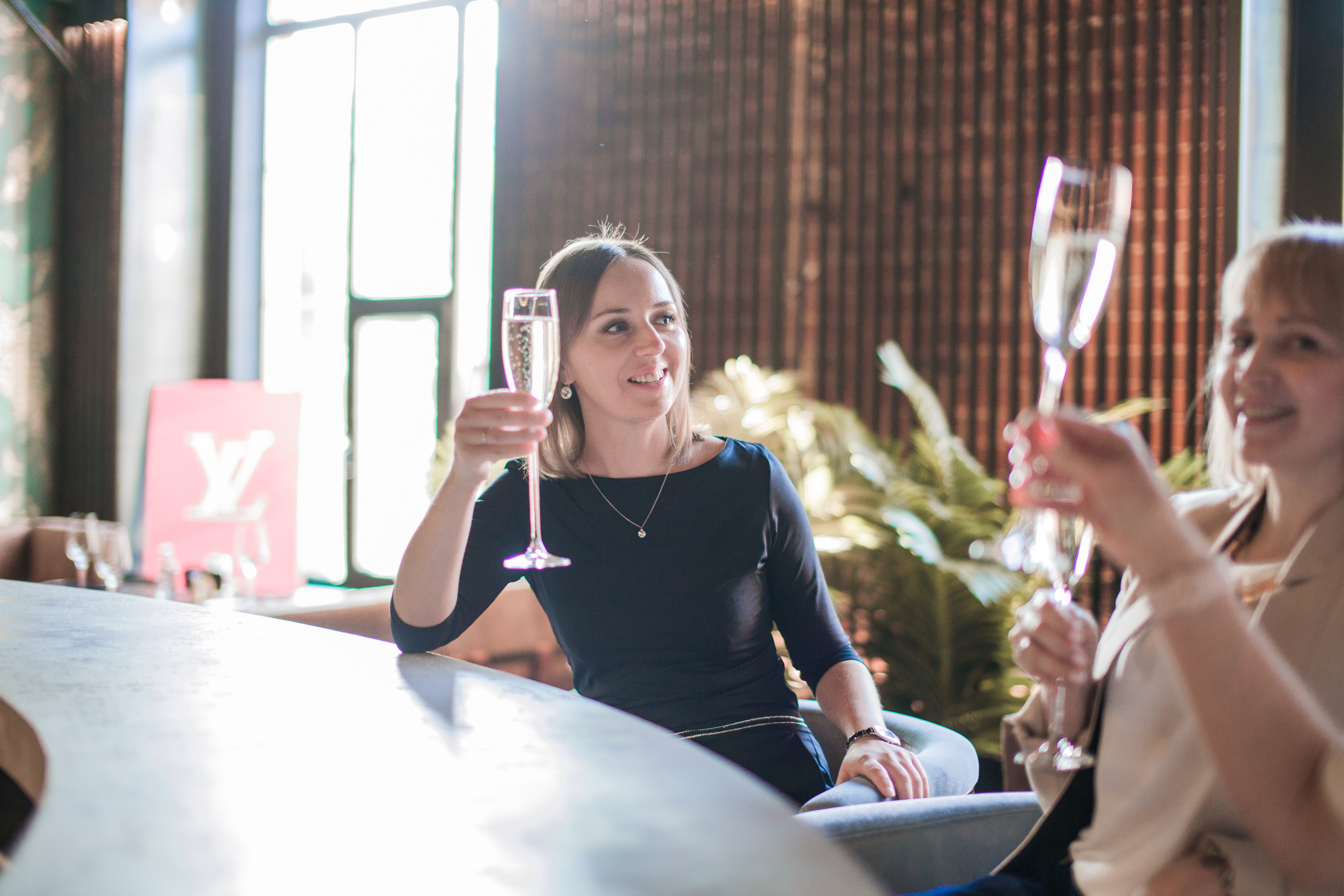 Друзья. День Рождение в Ресторане. Фотограф на крещение и венчание в Нижнем Новгороде.Свадебный Фотограф