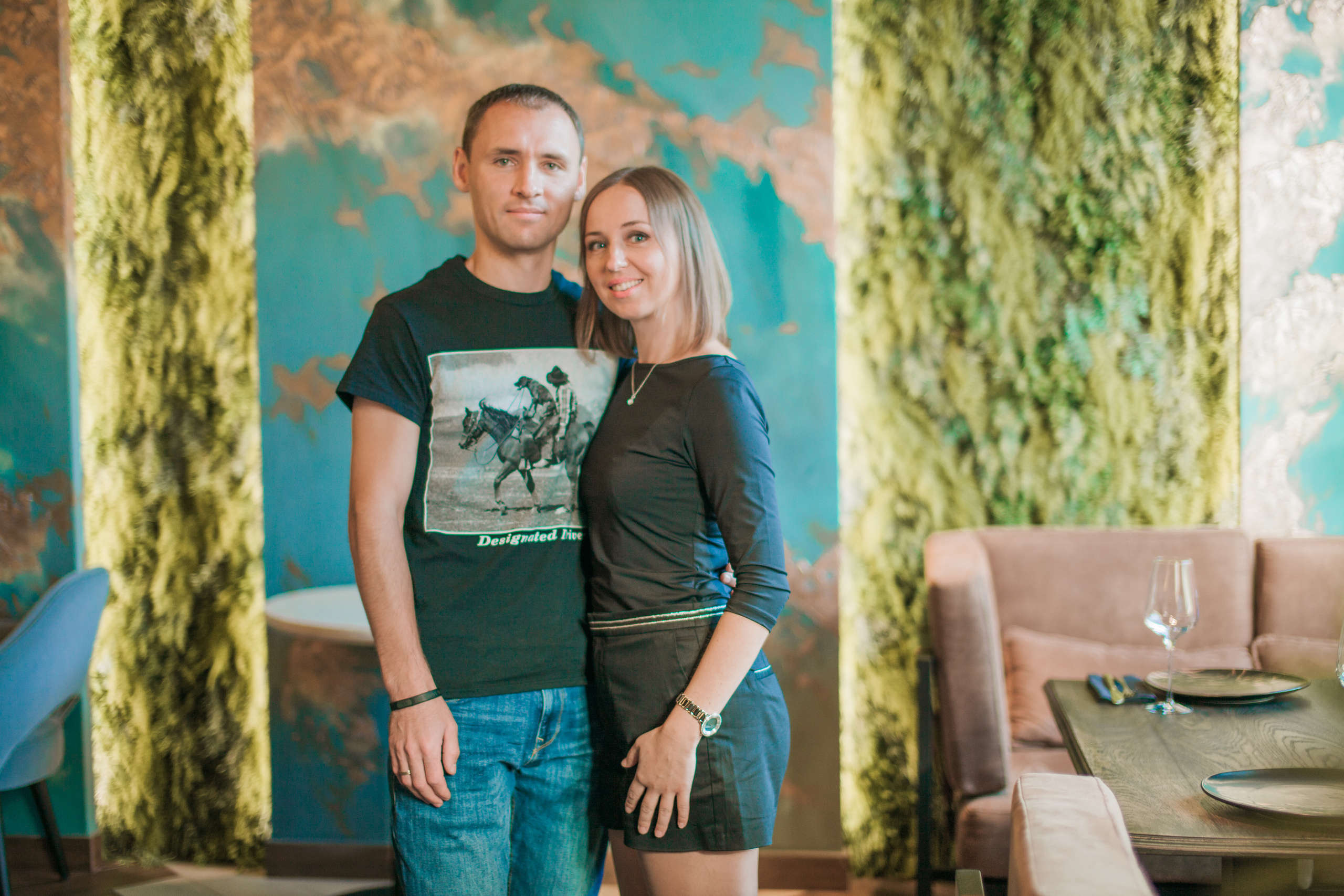 Друзья. День Рождение в Ресторане. Фотограф на крещение и венчание в Нижнем Новгороде.Свадебный Фотограф