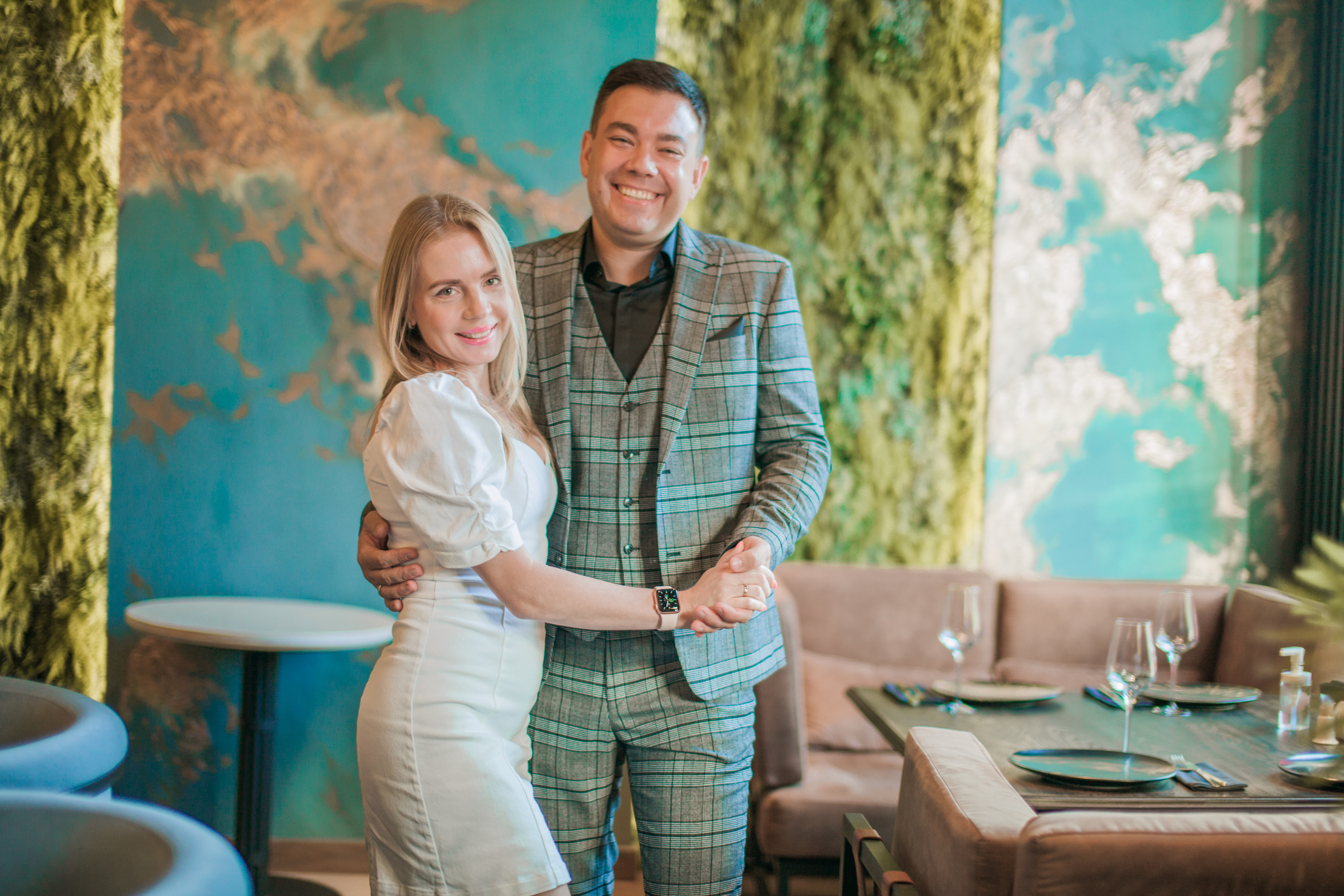 Друзья. День Рождение в Ресторане. Фотограф на крещение и венчание в Нижнем Новгороде.Свадебный Фотограф