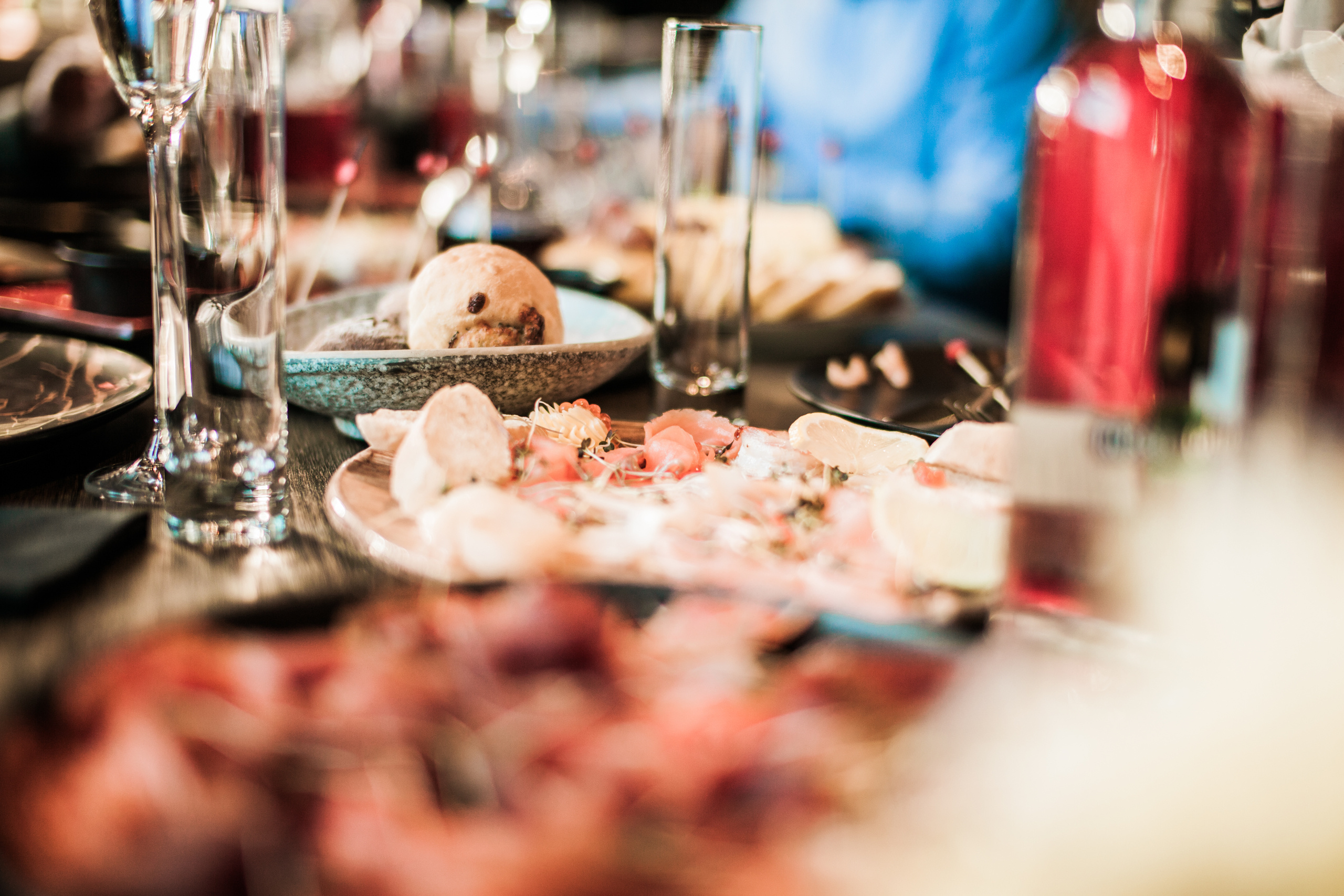 Друзья. День Рождение в Ресторане. Фотограф на крещение и венчание в Нижнем Новгороде.Свадебный Фотограф