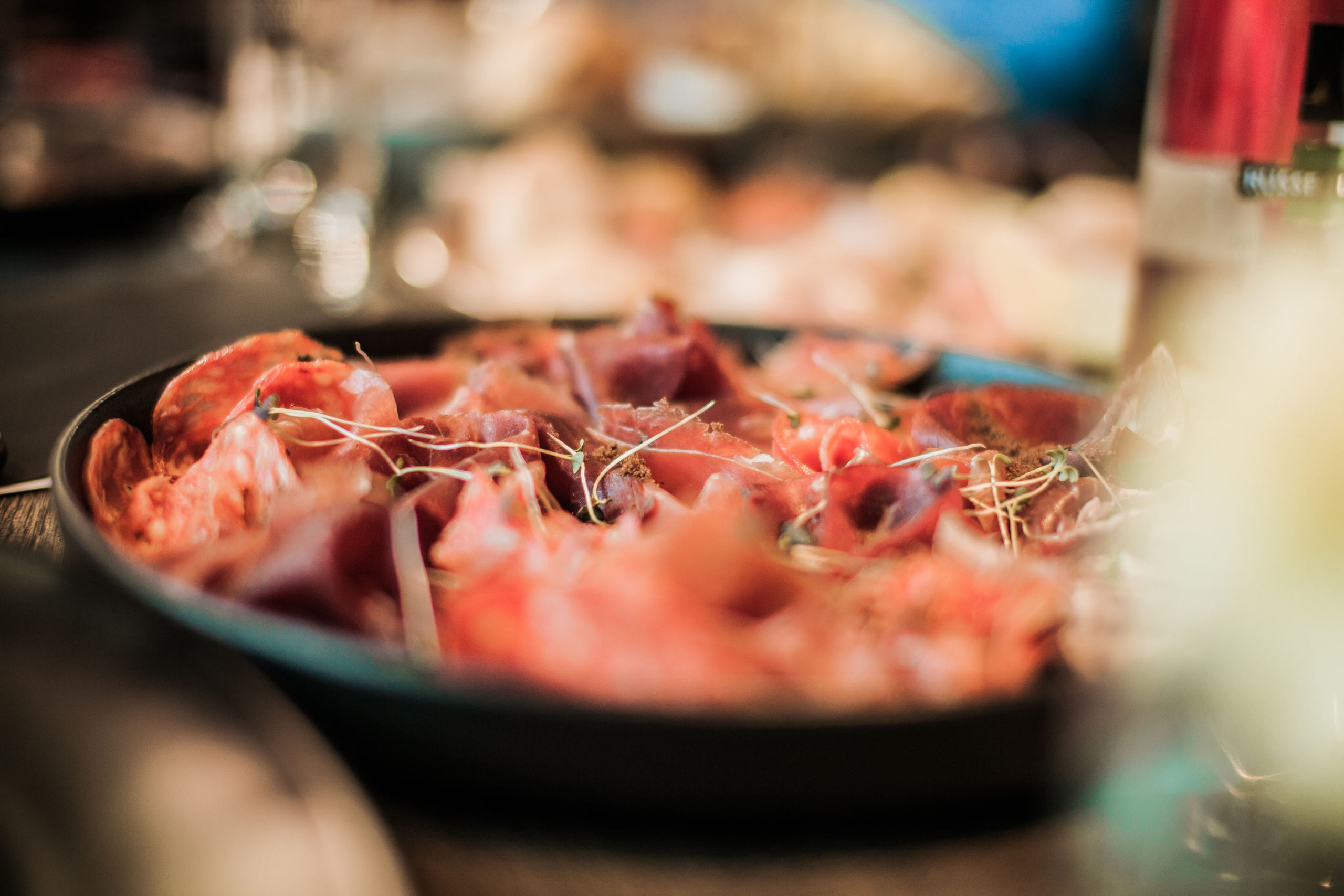 Друзья. День Рождение в Ресторане. Фотограф на крещение и венчание в Нижнем Новгороде.Свадебный Фотограф