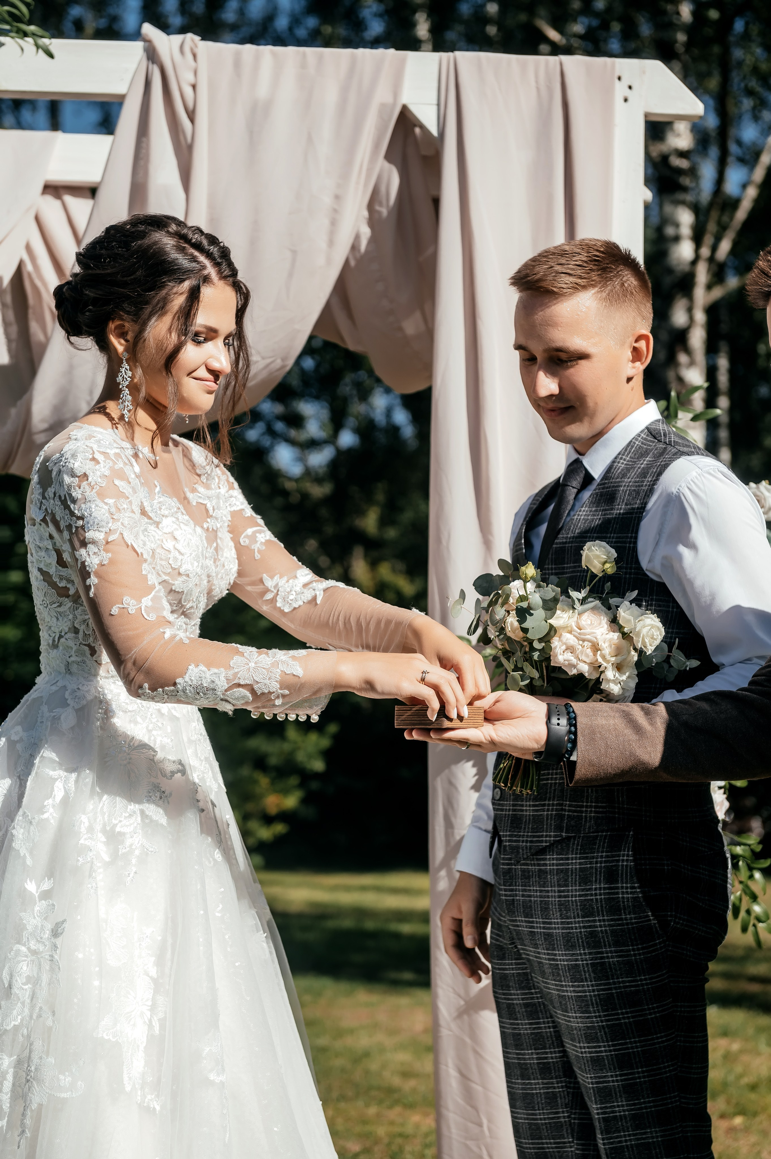 Медвежьи озера и любовь. Свадебная фотоистория. Свадебный и семейный фотограф Виктория Носачёва. Щелково, Москва и МО