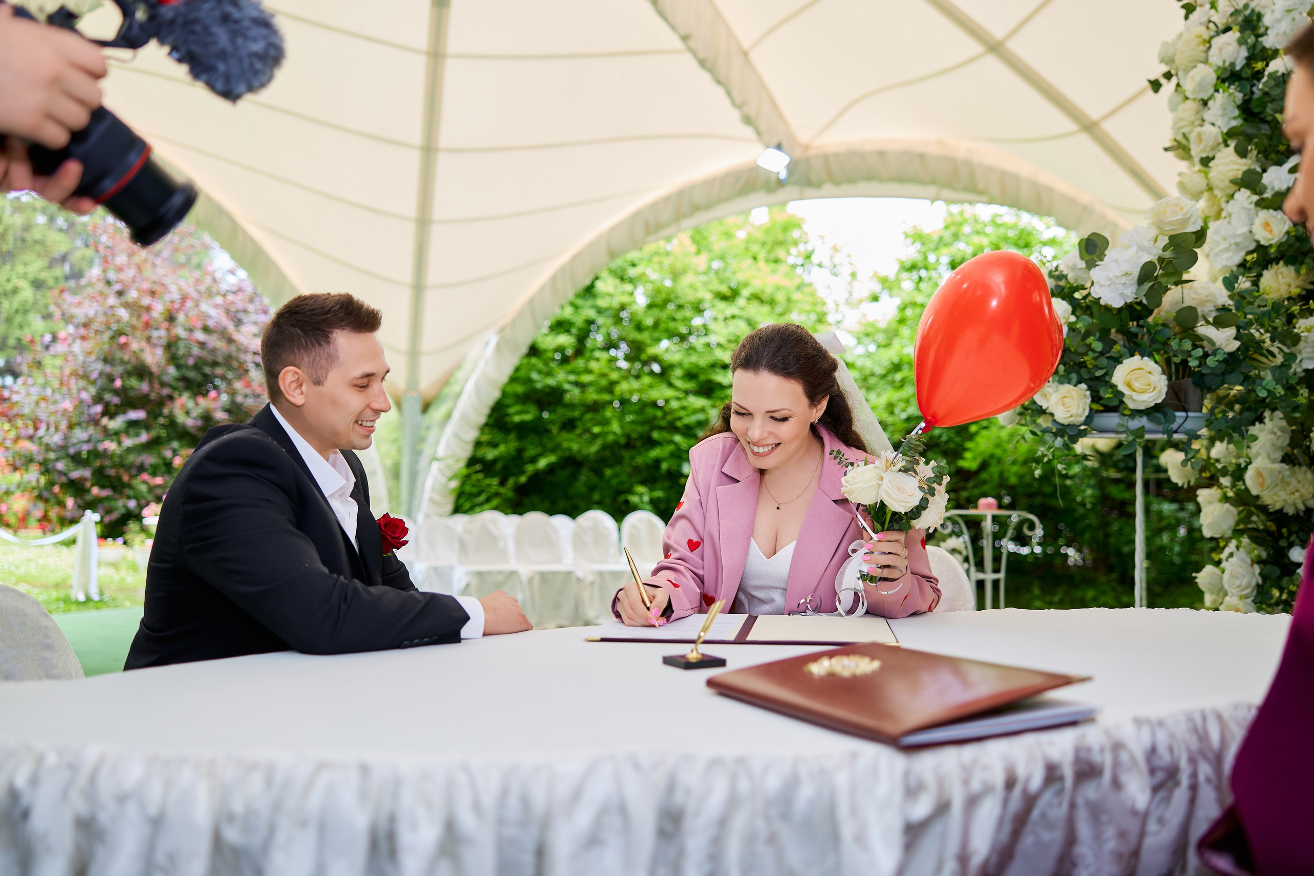 Свадебная фотосъёмка в гостинице Даниловская. Свадебный фотограф Сергей Колбинский