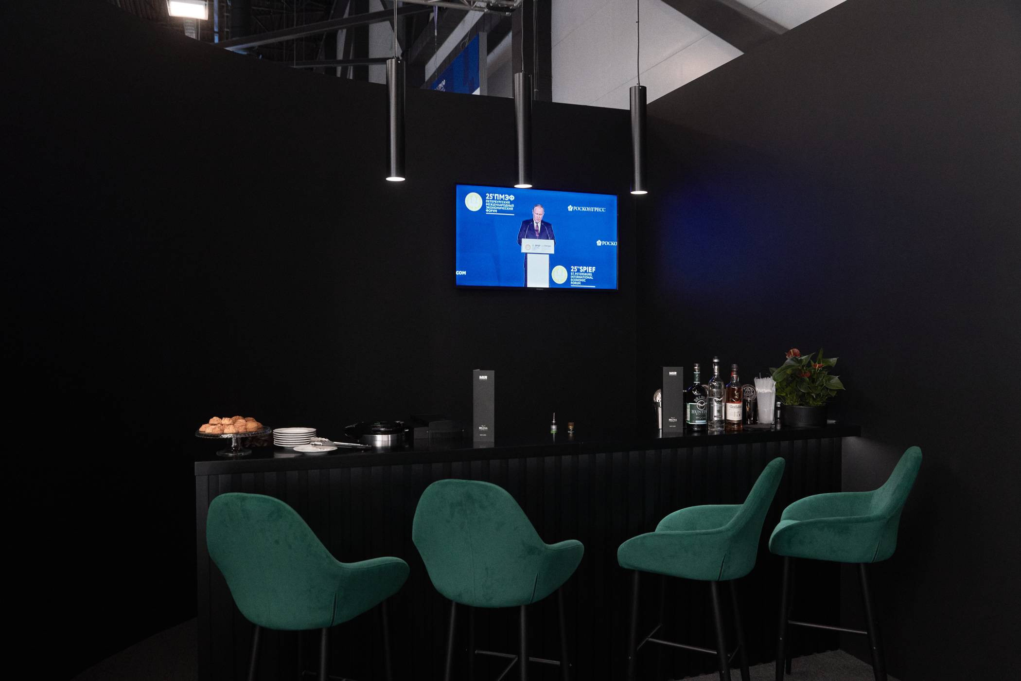 Окружение. Денис Паунин — Фотографии