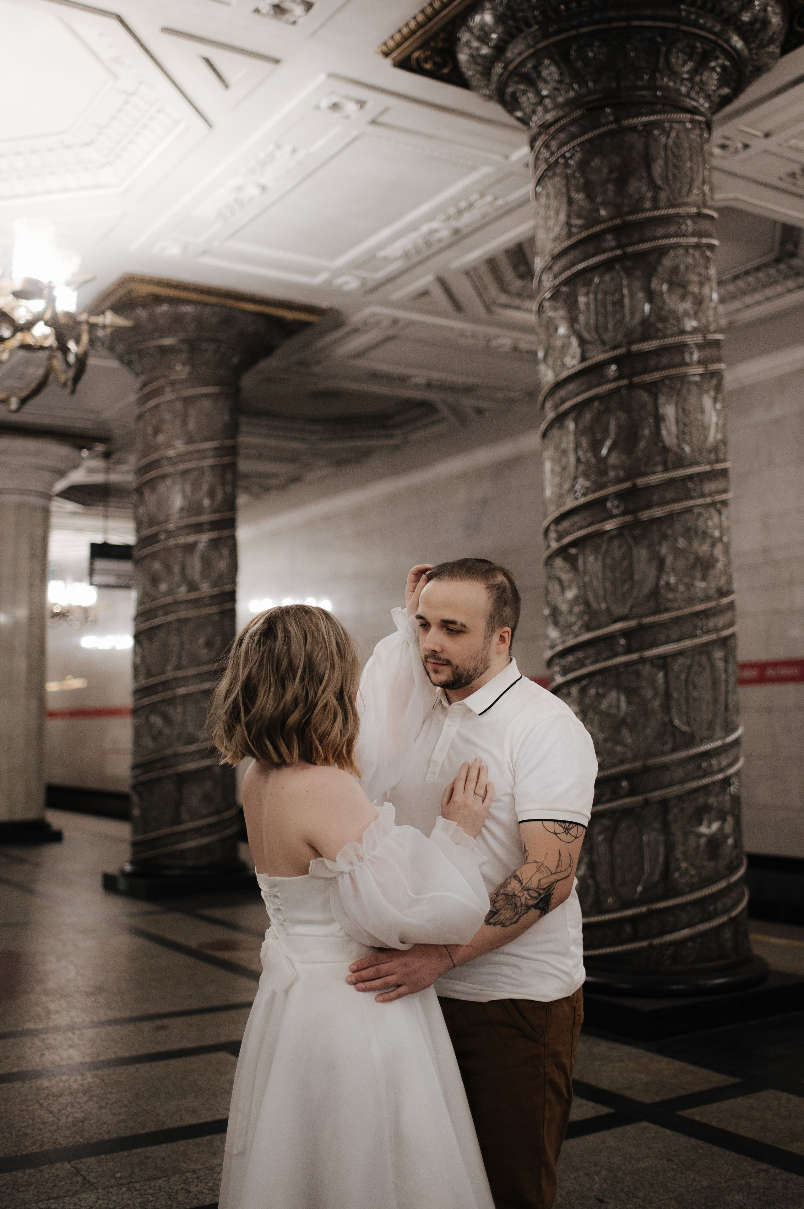 Свадебная в метро. Семейный и свадебный фотограф в Санкт-Петербурге Юлия Мельникова