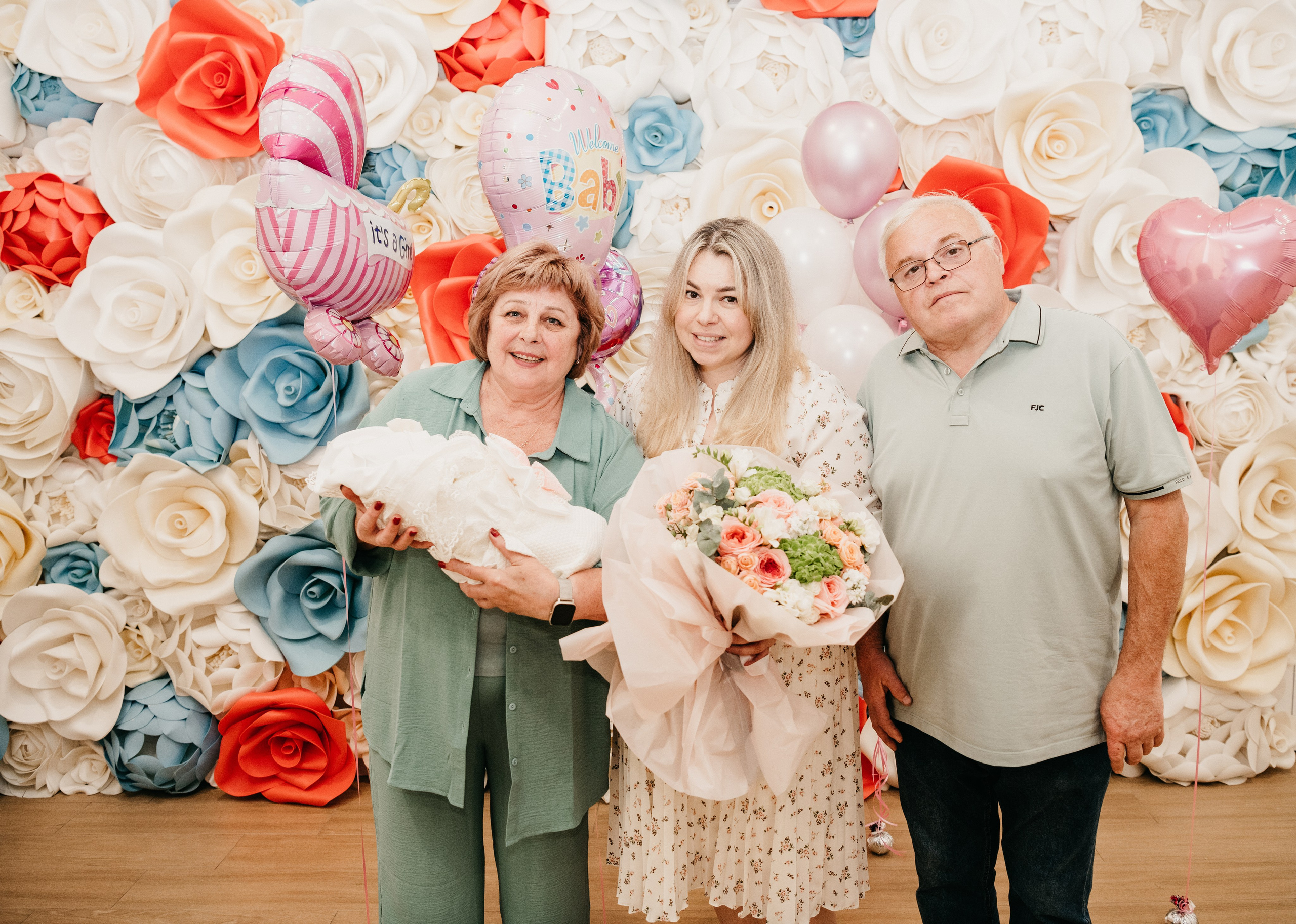 Выписка Ксении. Коммунарка. Фотограф на выписку из роддома в Москве и МО