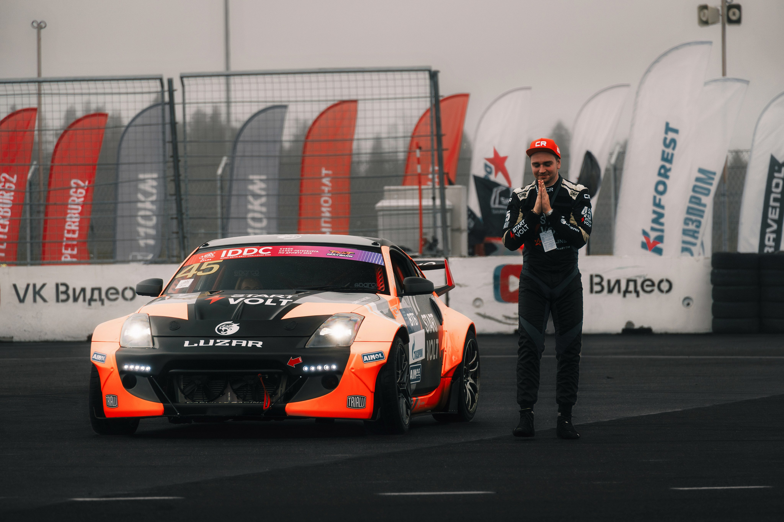 IDDC Этап 2: Бетонный Колизей и блогеры в деле