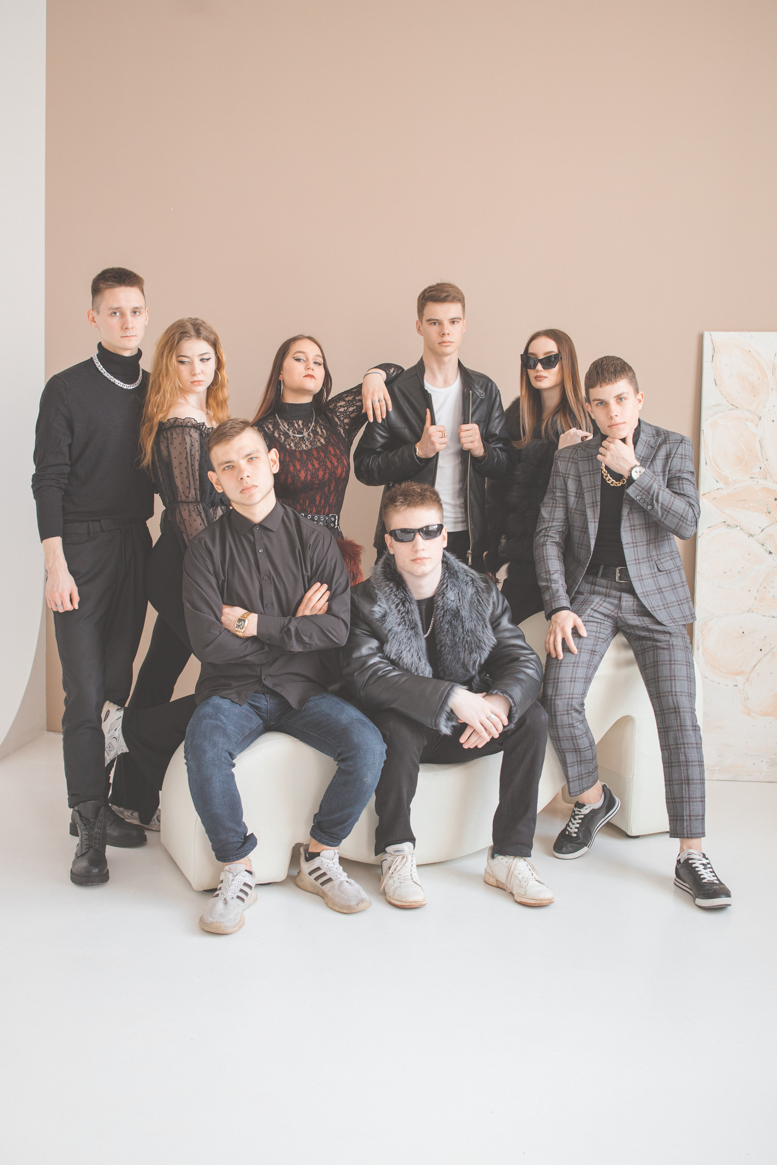 Тематическая фотосъемка 11 класса в гламурном стиле. Выпускные альбомы в Серпухове