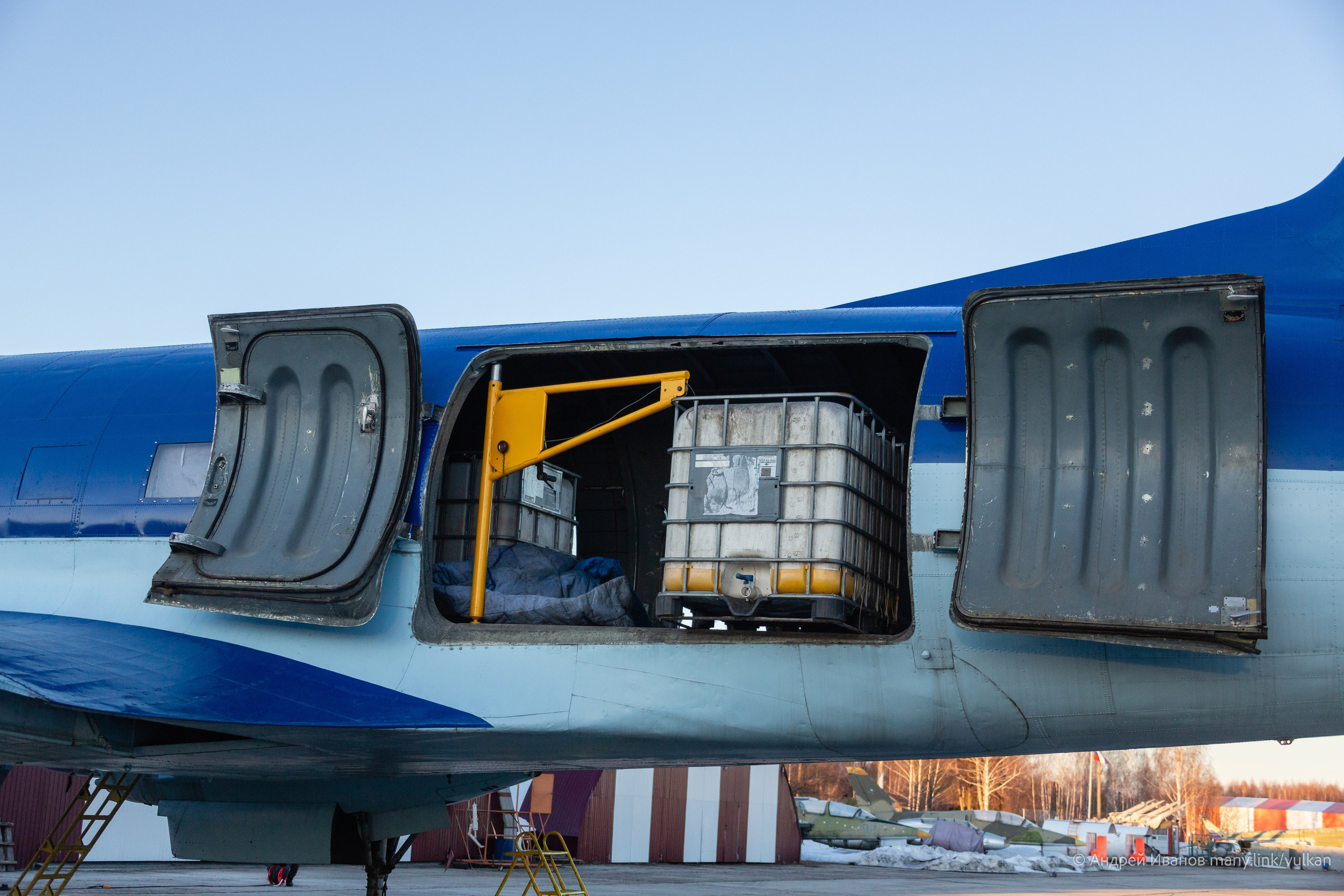 Ил-14Т «Голубая Мечта» (2026 г.). Фотоальбом показывающий увлекательный мир авиации и мир медведей Андрея Иванова
