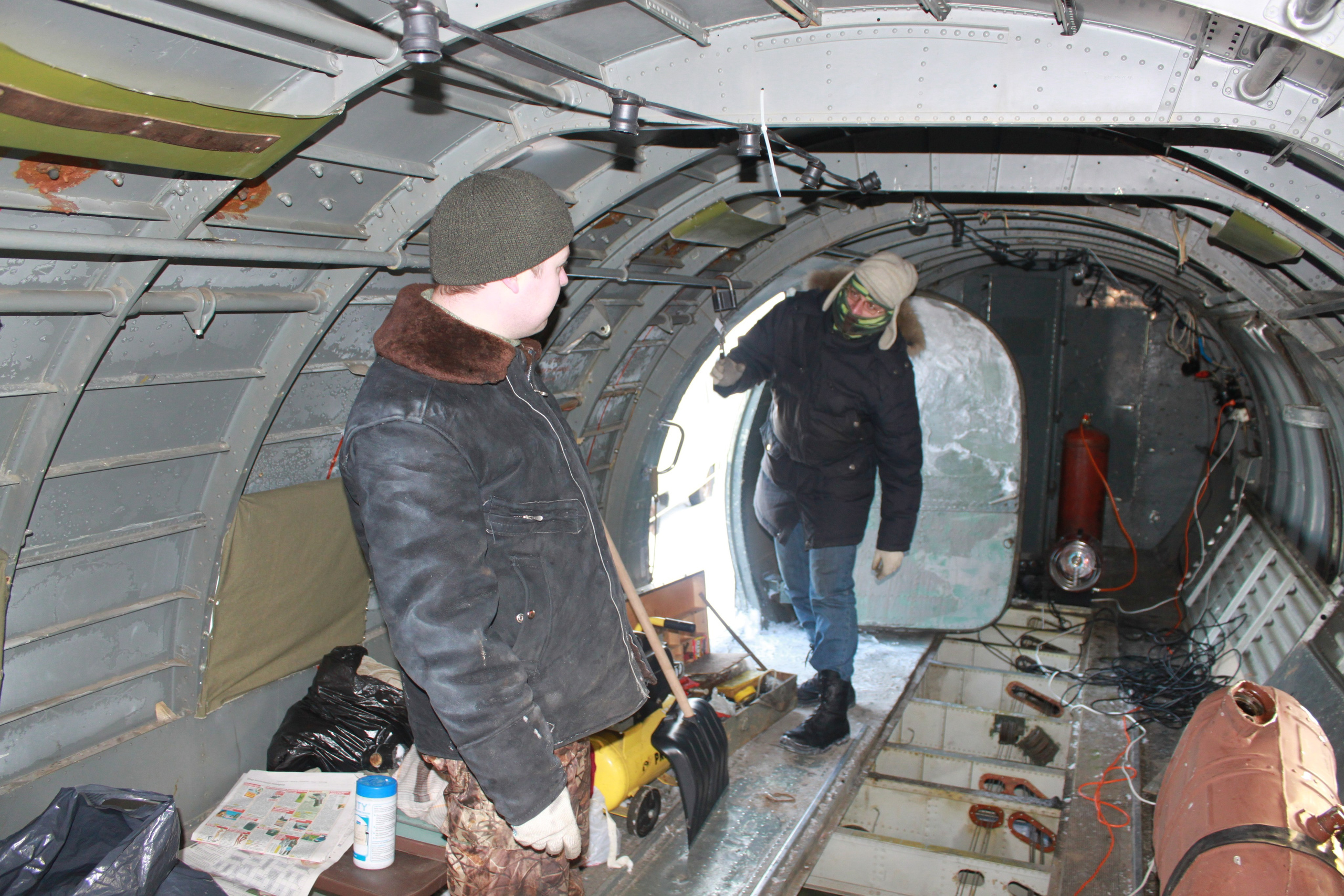 Ил-14Т «Голубая Мечта» работы в Тушино (2011 г.). Фотоальбом показывающий увлекательный мир авиации и мир медведей Андрея Иванова