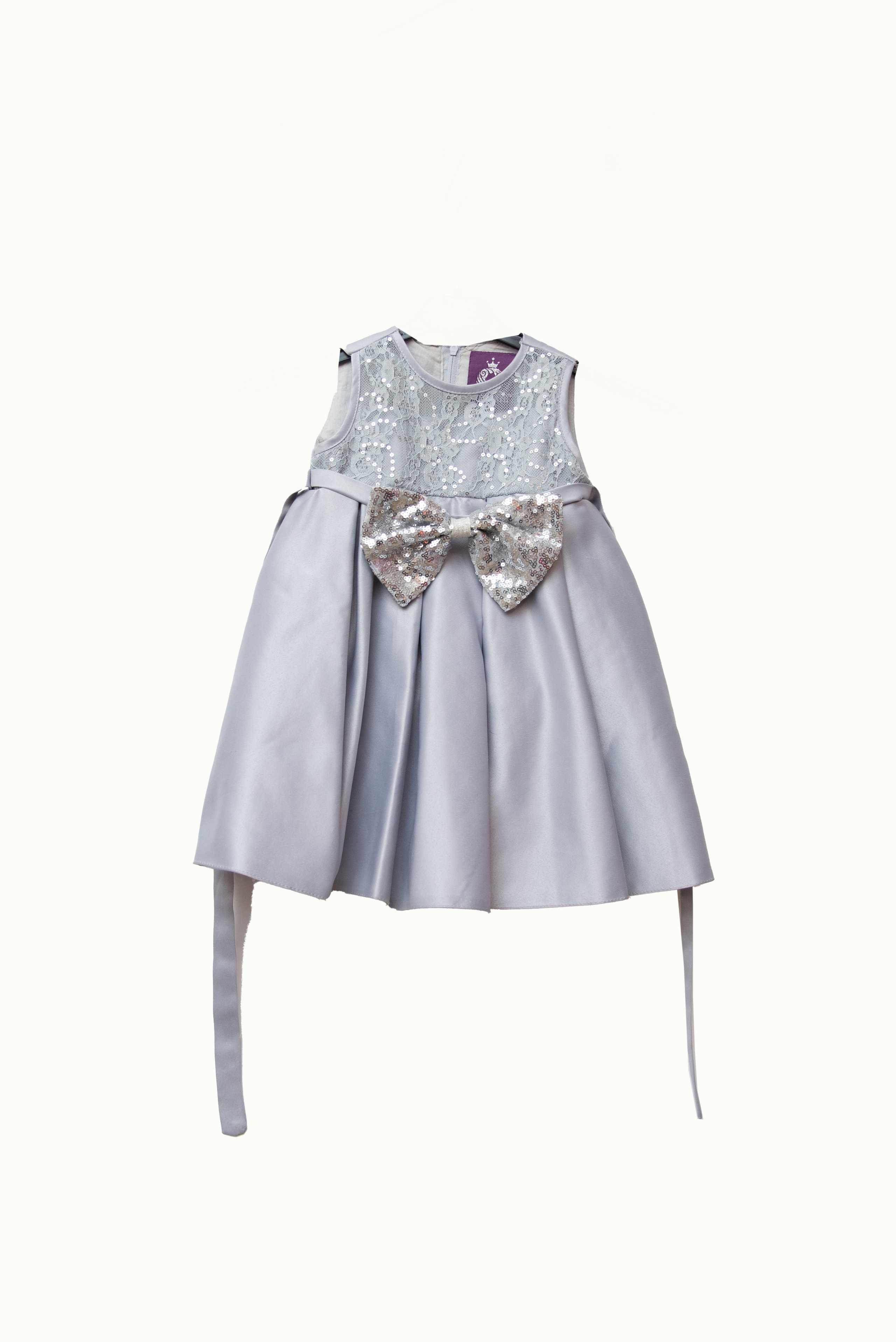 Платье серое с пайетками. Ольга Ли свадебный семейный фотограф Иркутск