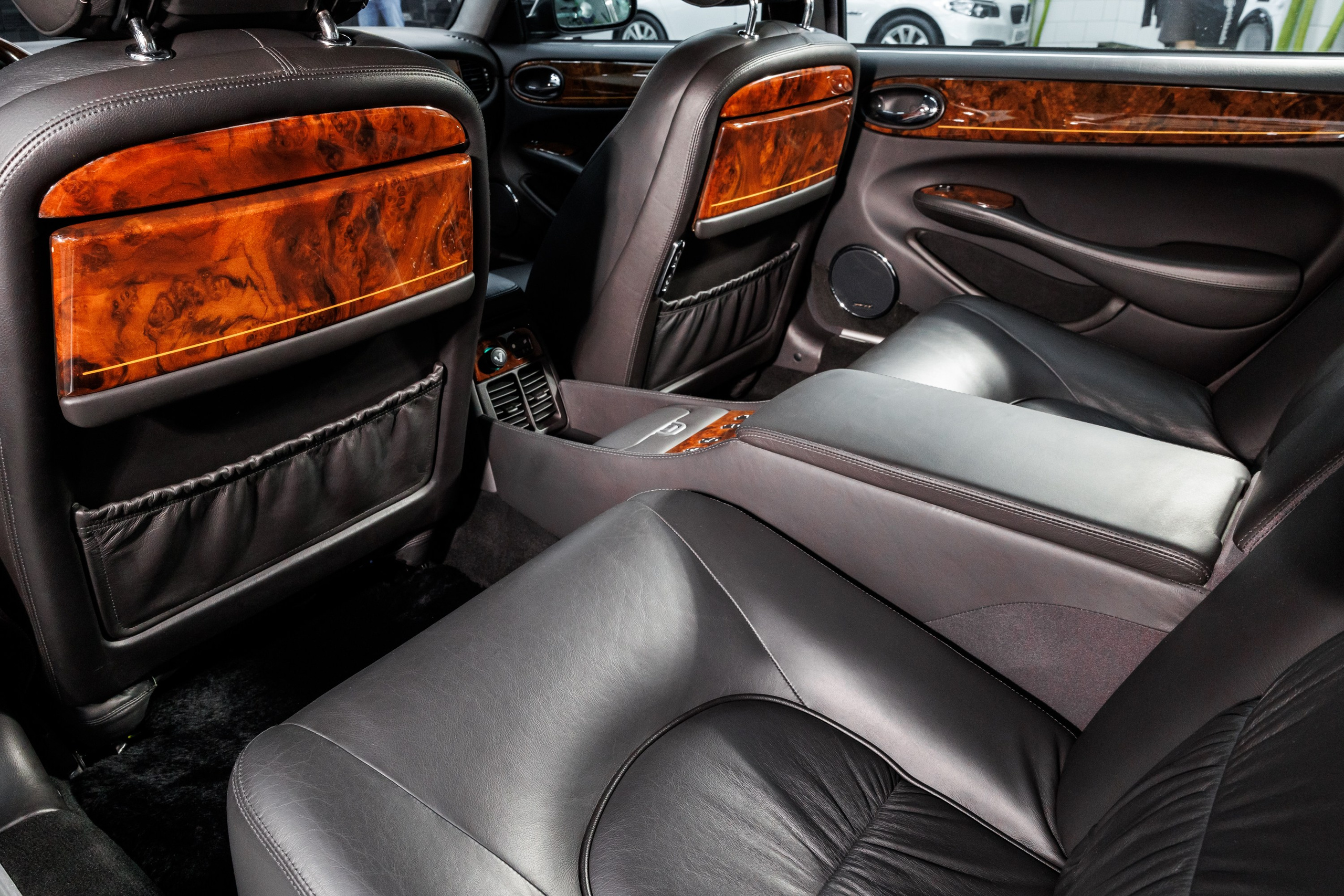 Автомобильная фотосъёмка Daimler Xj8. Фотограф Сергей Лукьянов @xapeton_photo Москва