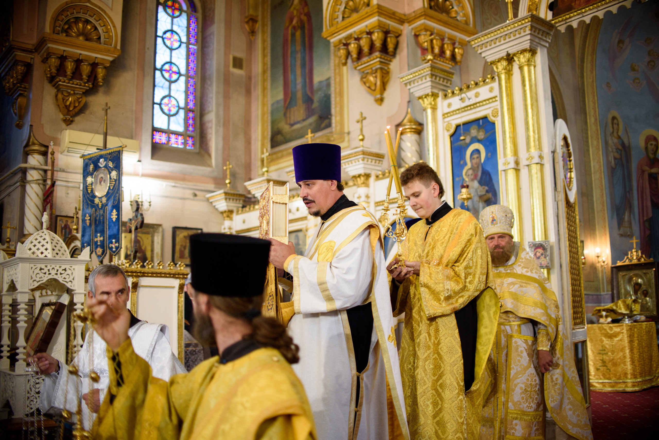 Воскресная литургия 29.10.2023. Семейный и свадебный фотограф в Феодосии и Коктебеле