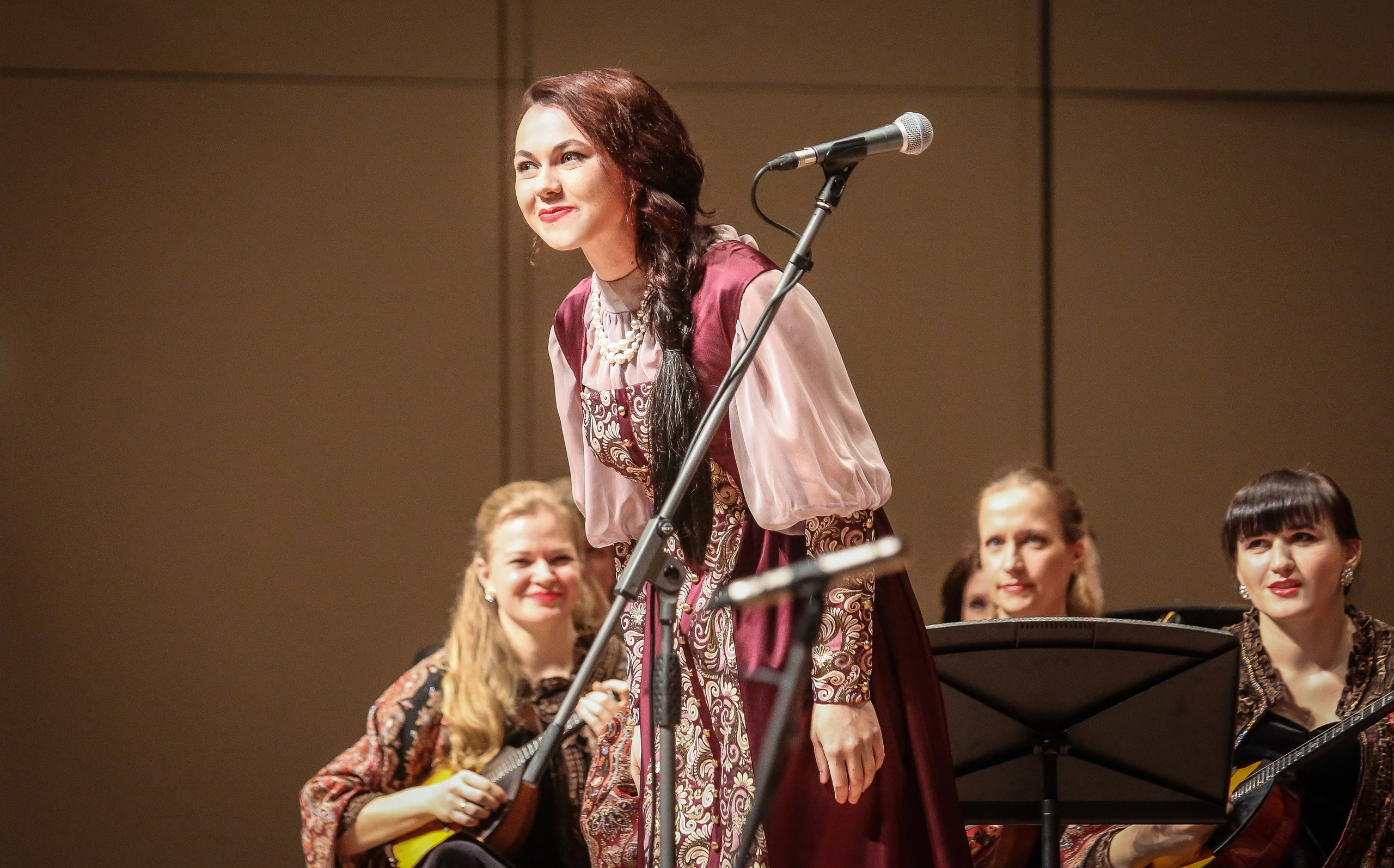 Концерт «Король репортеров» с Дмитрием Назаровым. Дарья Письменюк / Darya Leitstern — фотограф, музыкант, журналист, путешественник