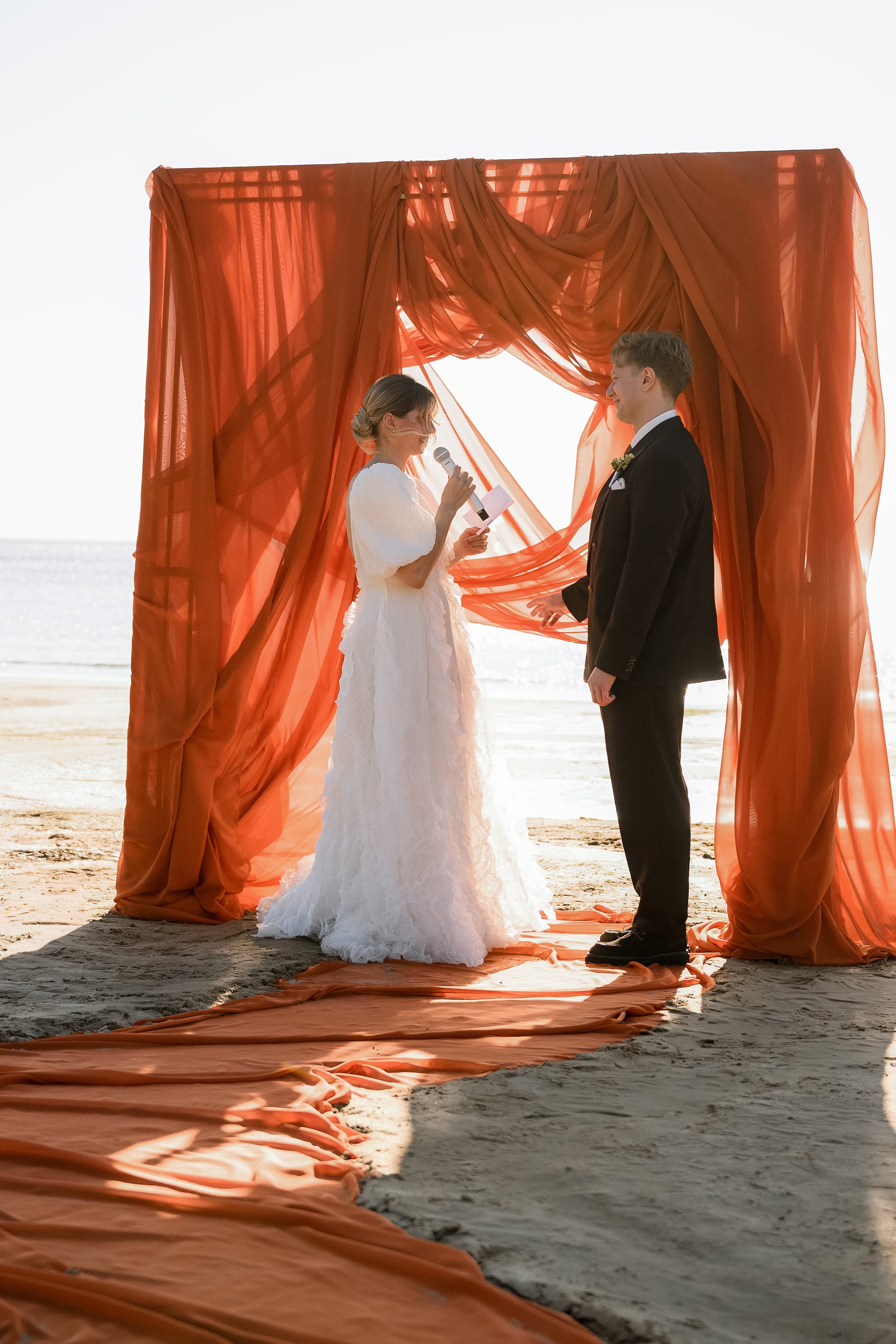 На берегу залива. Свадебный фотограф в Санкт-Петербурге, Москве, СПб Сергей Поддубный