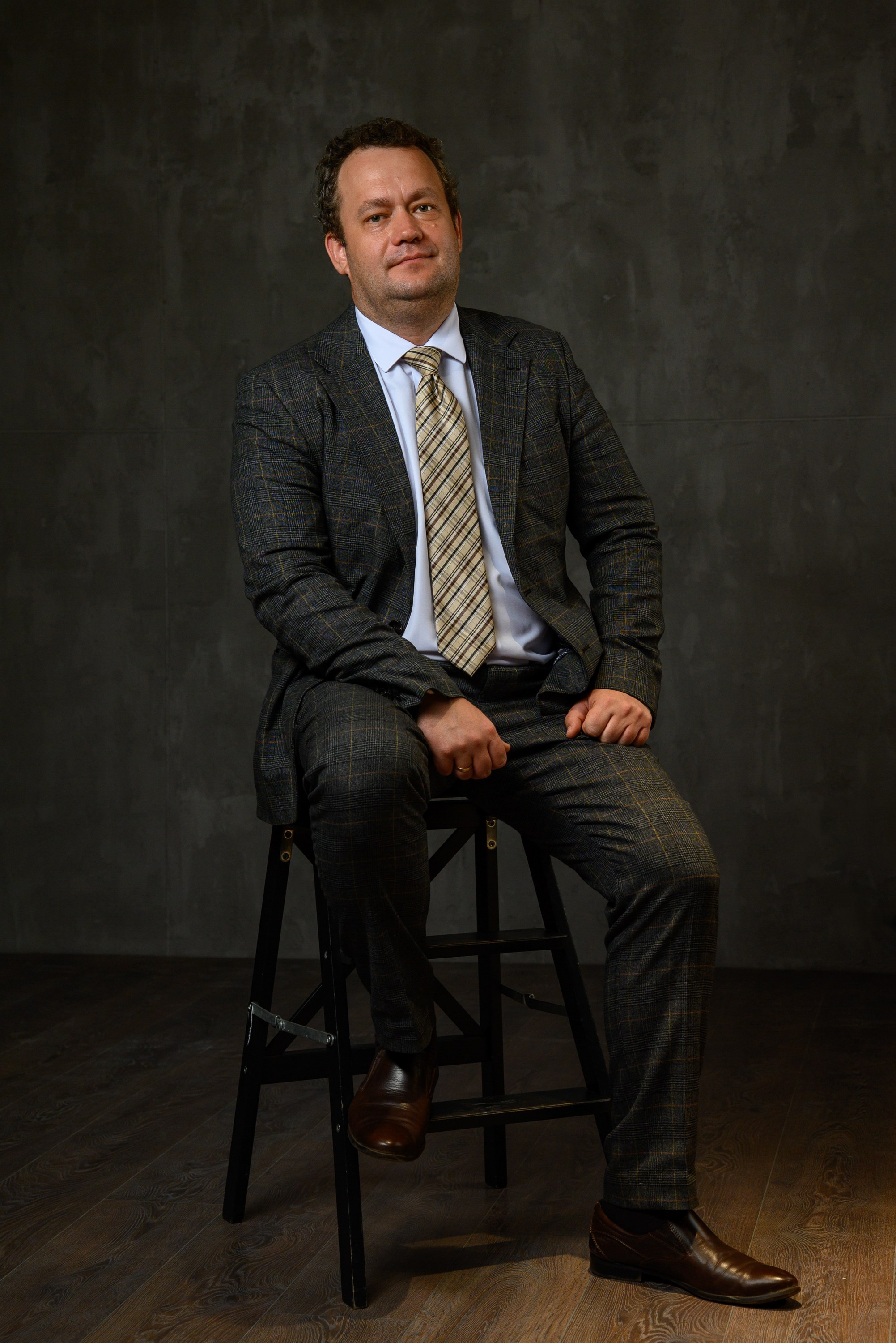 Деловая групповая фотосессия. Компания и фотошкола по созданию контента в Москве