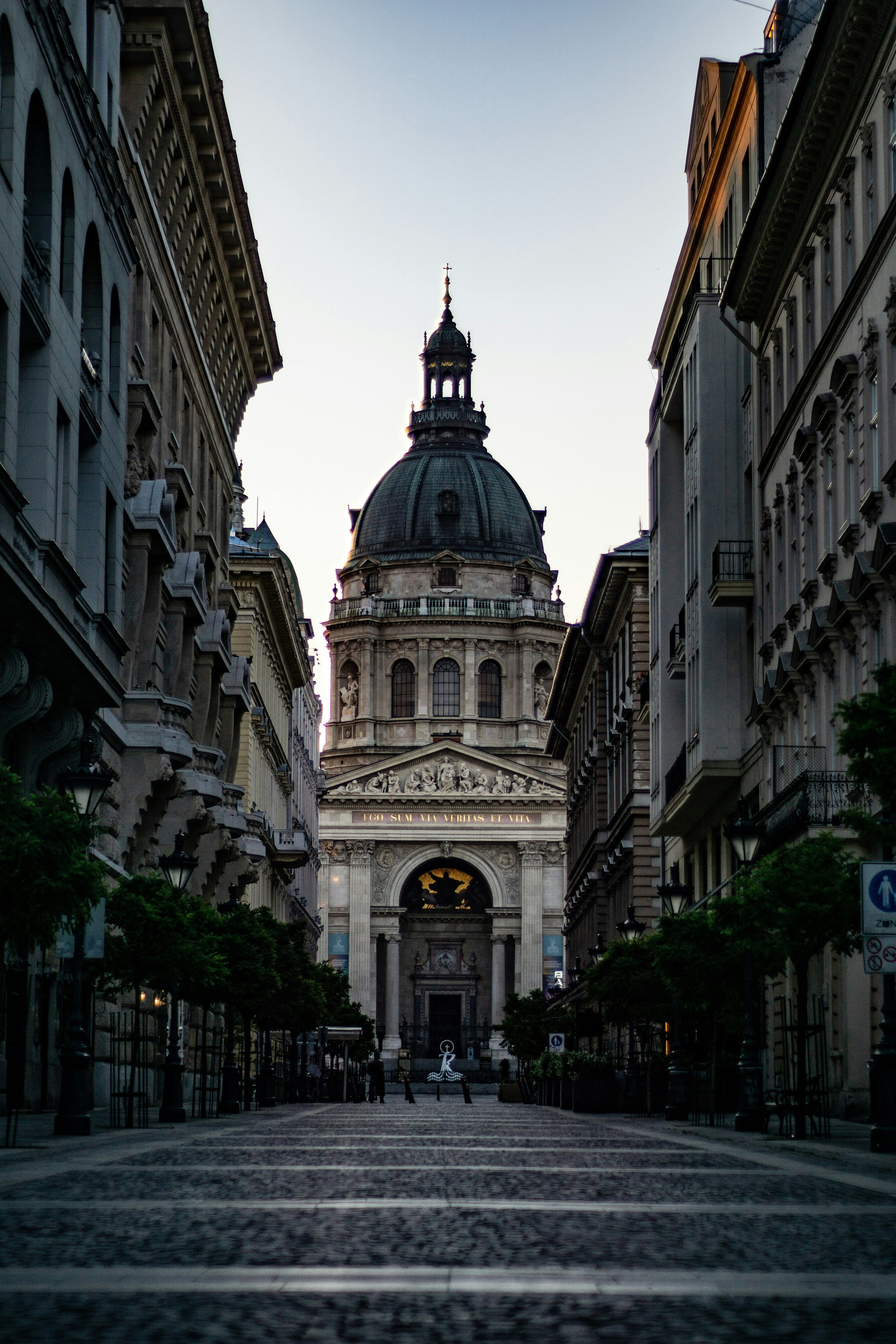 The best routes for photoshoots in Budapest. Photographer in Budapest  — Yura Knyazev