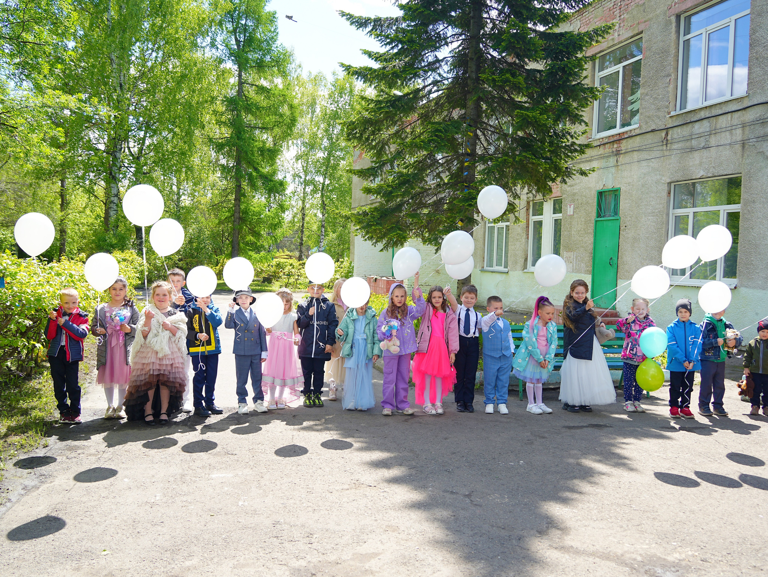 Фотосъемка видеосъёмка фотограф видеооператор новогодних утренников  в. Фотограф, видеооператор Нина Коршунова