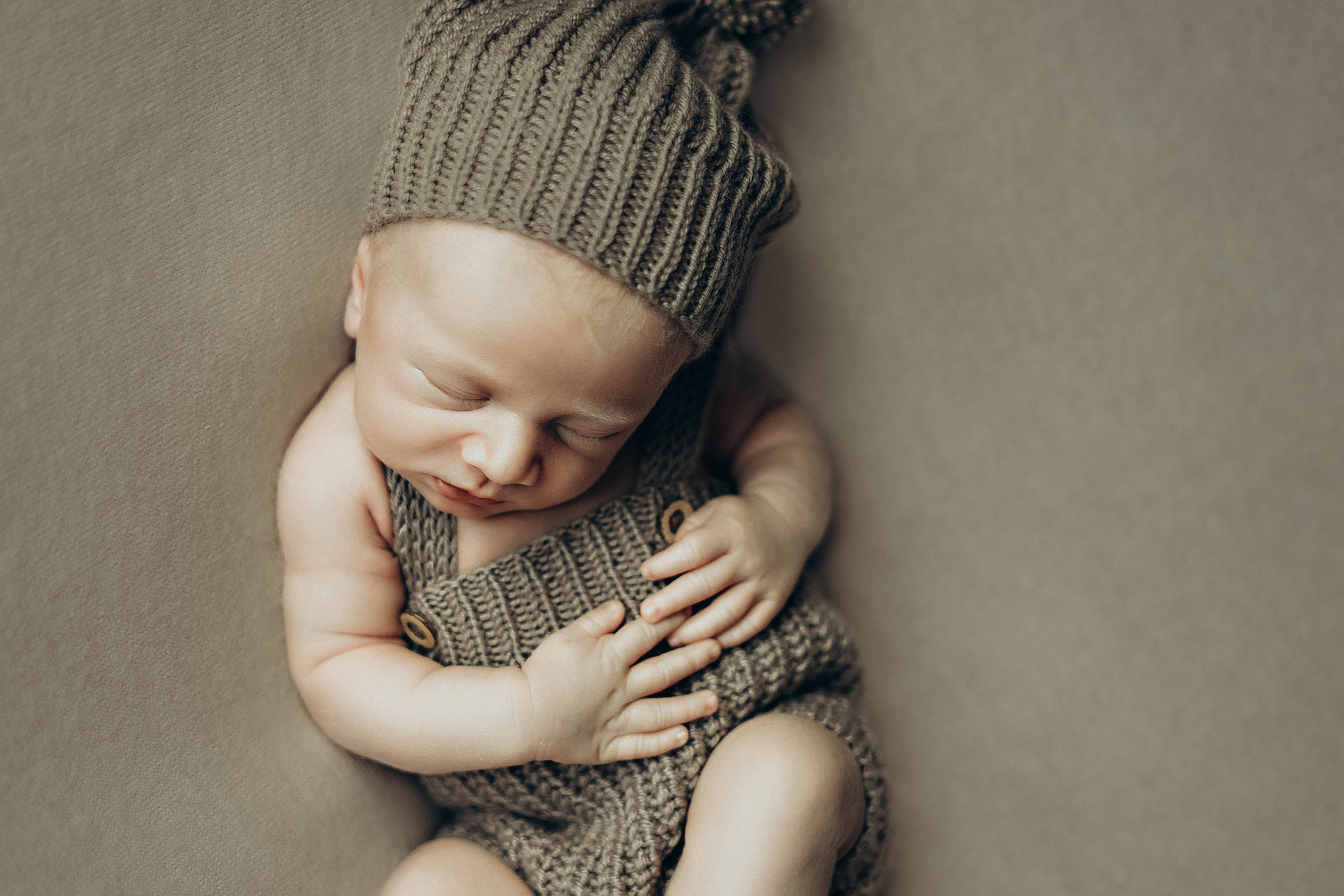 фотограф фотосессия ньюборн новорожденный малыш лайфстайл классический newborn фотосессия в краснодаре фотограф в краснодаре роды роддом фотограф