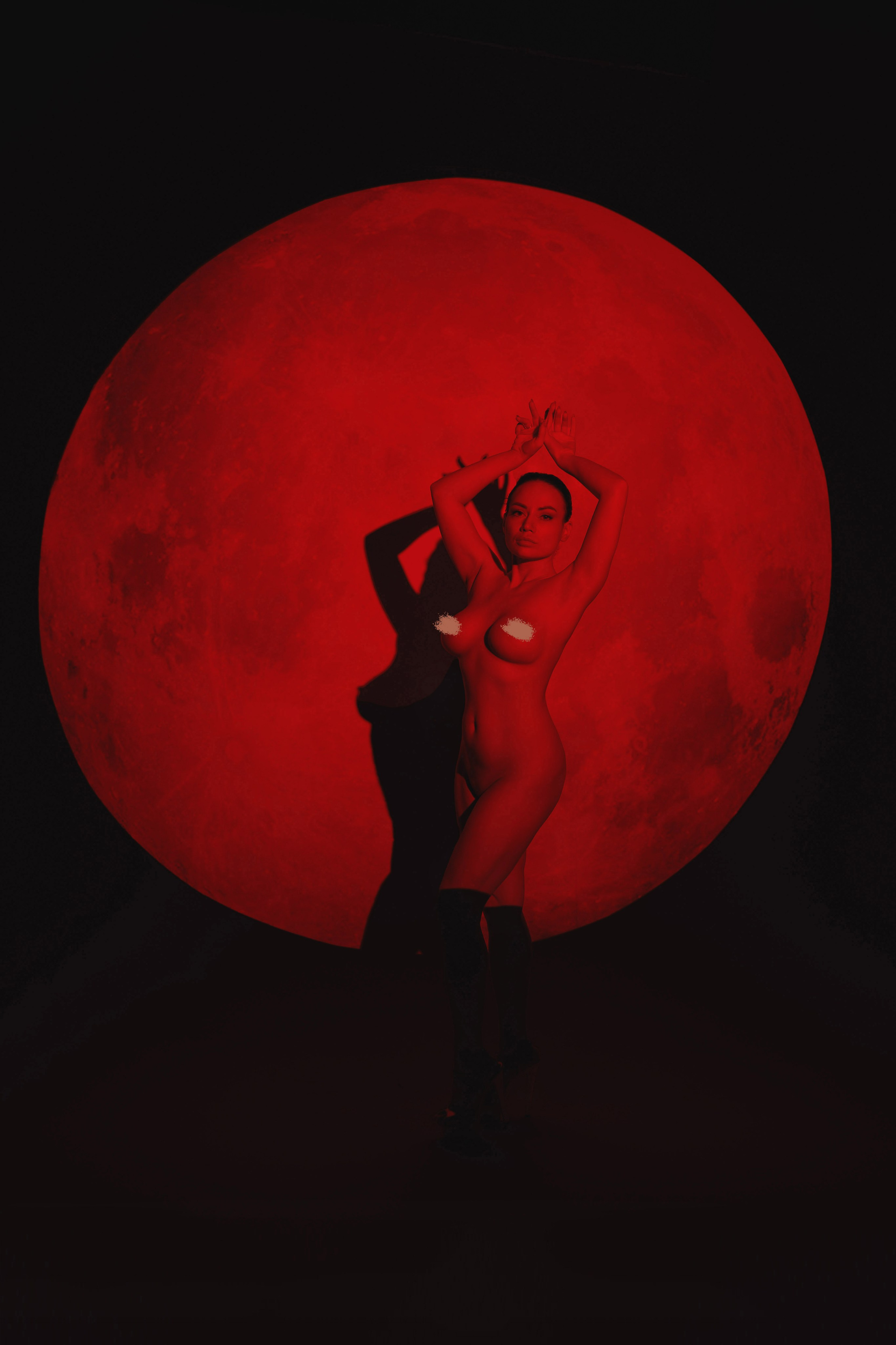 Ню фотограф  — обнаженная философия. Закажи ню фотосессию в Москве