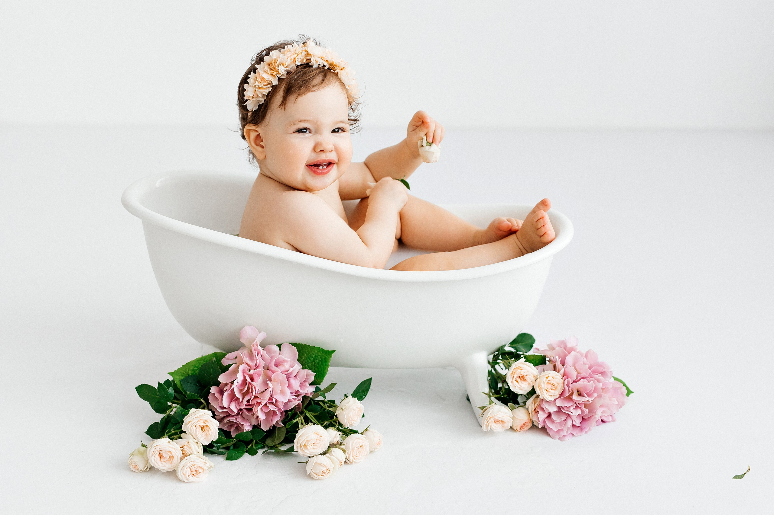 Образы с купанием в ванночке. Профессиональная детская и семейная фотостудия в Краснодаре