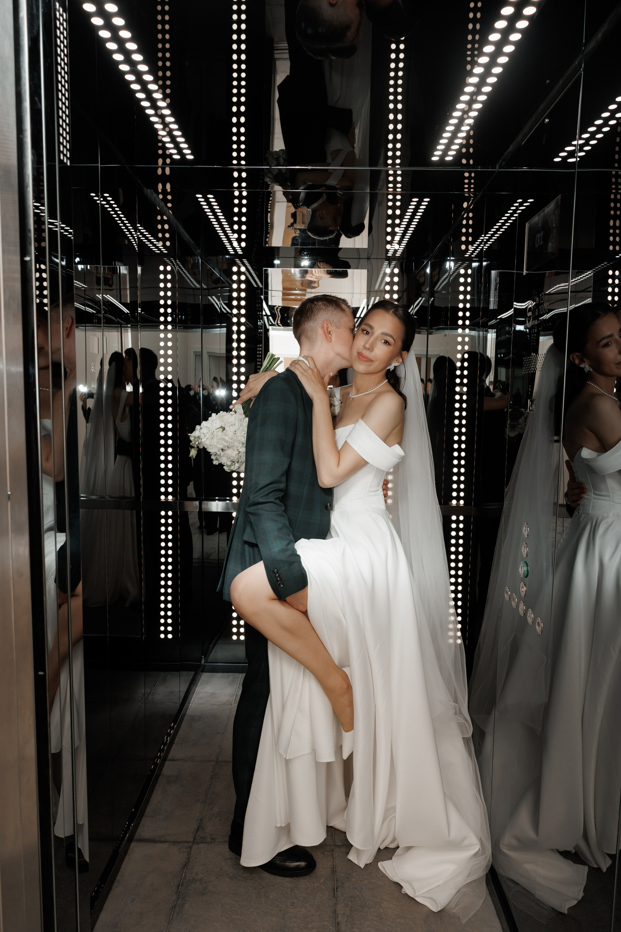 Регистрация в отеле Fish Point, ЗАГС Бутово, прогулка в Остафьево. Свадебный и репортажный фотограф (Москва, Королев и другие)