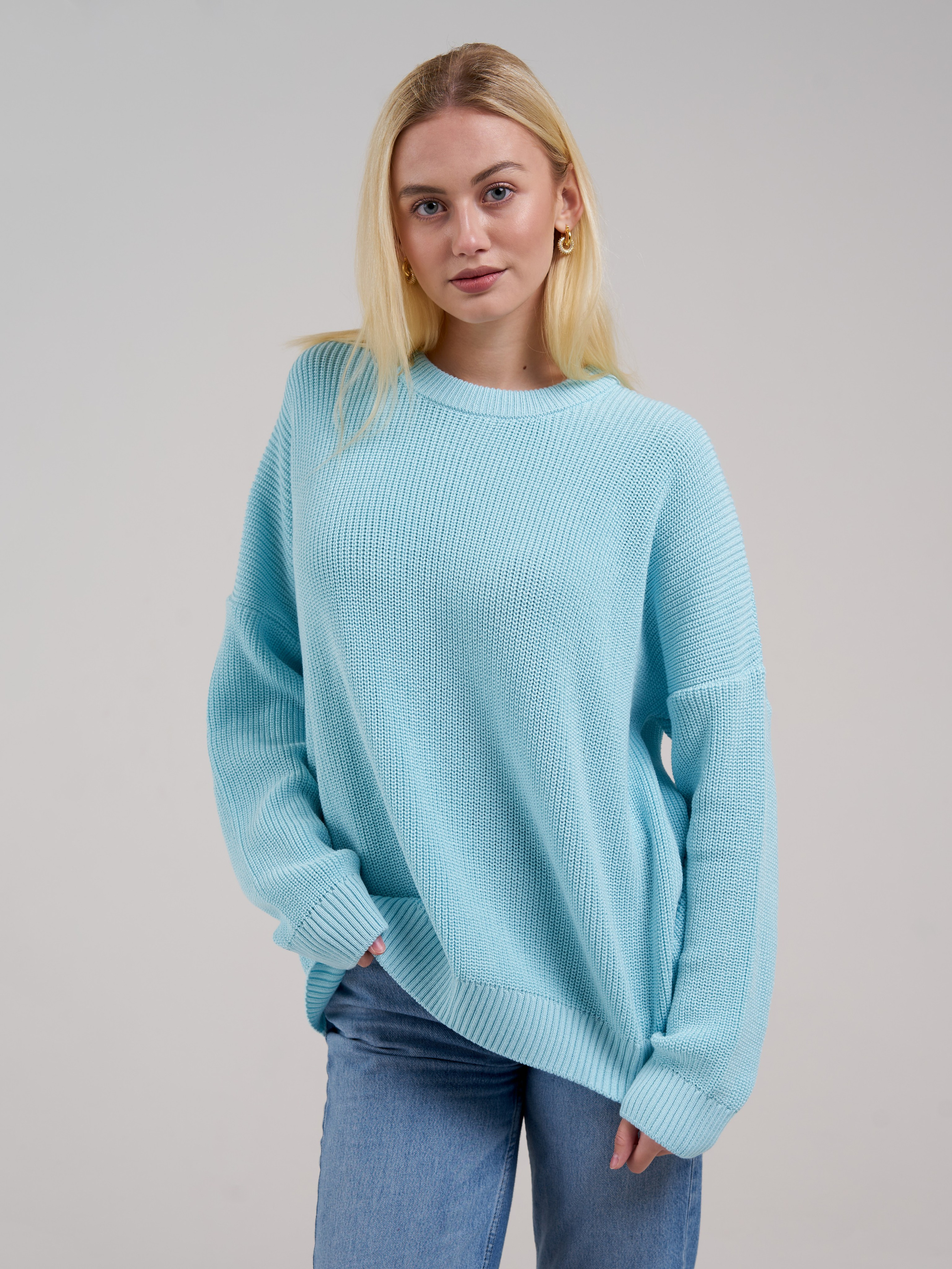 Съемка для рекламы одежды на маркетплейсах. Фотограф Екатеринбург Кокшарова Александра