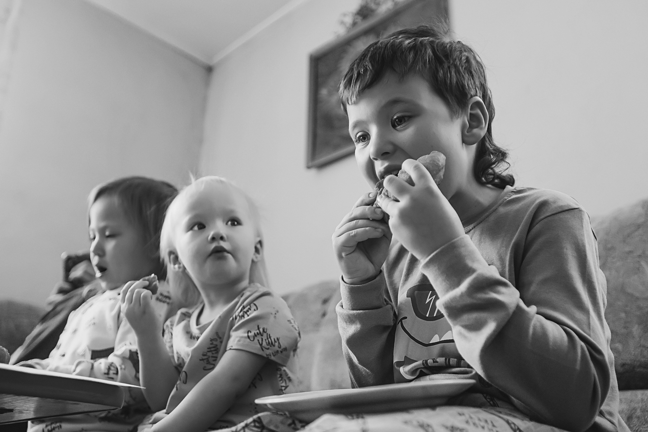 Большая семья репортаж. Семейный фотограф Тюмень, фотограф на роды Салмина Мария