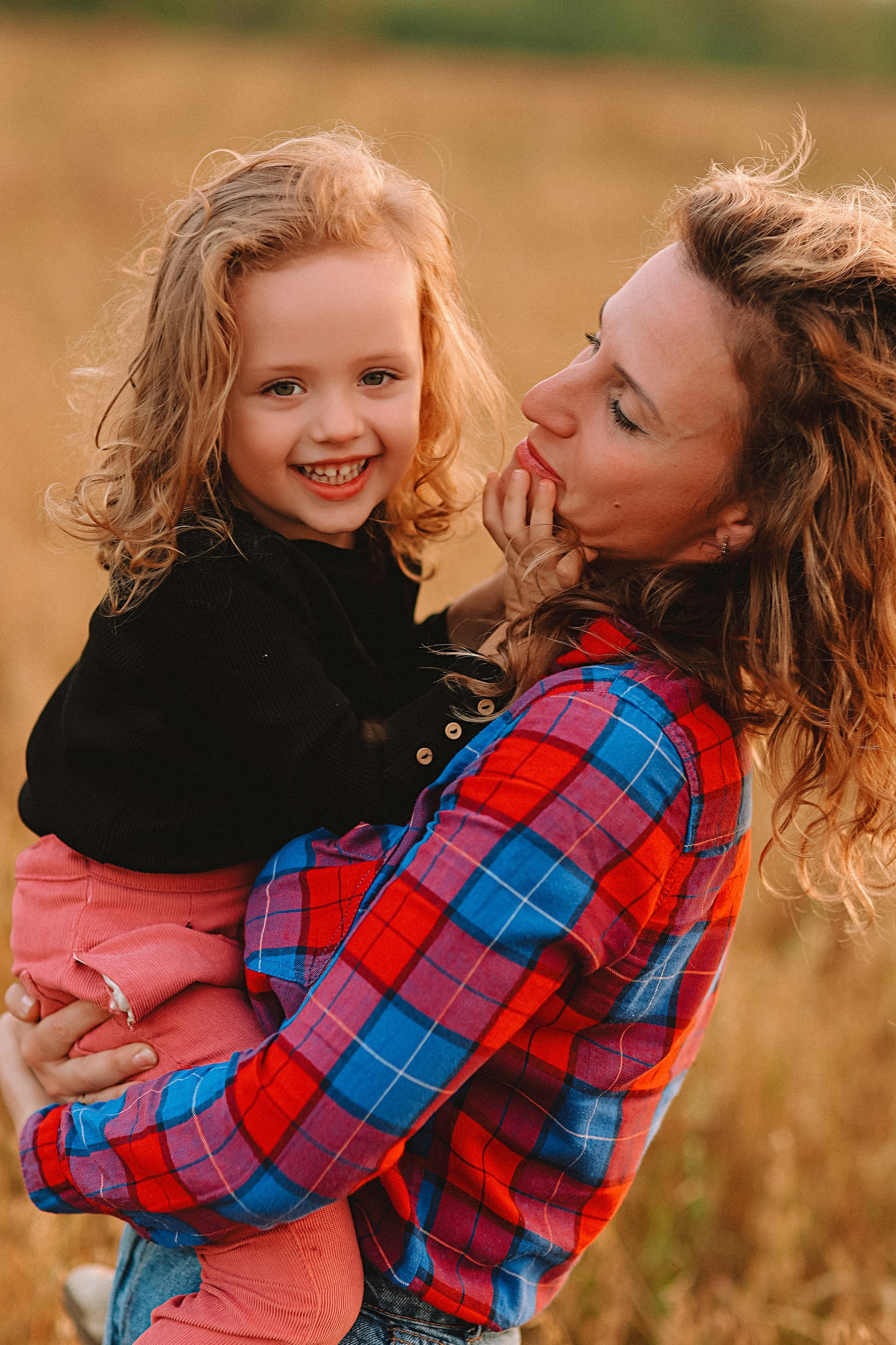 Поле. Семейный фотограф Тюмень, фотограф на роды Салмина Мария