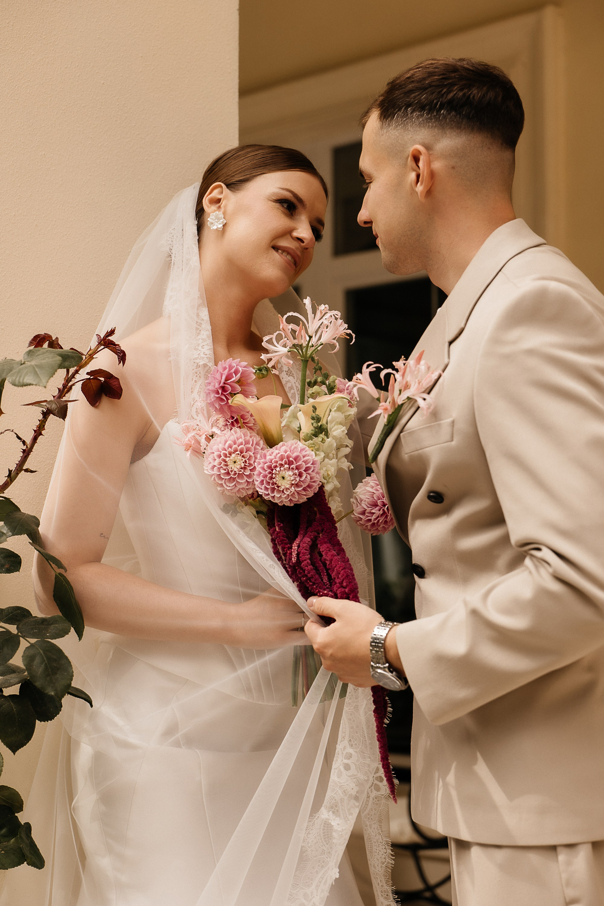 Свадьбная фотосессия в отеле Кронон (Гродно, Беларусь). Свадебный и семейный фотограф Виолетта Сидельникова. Краснодар, Россия, Беларусь, Европа