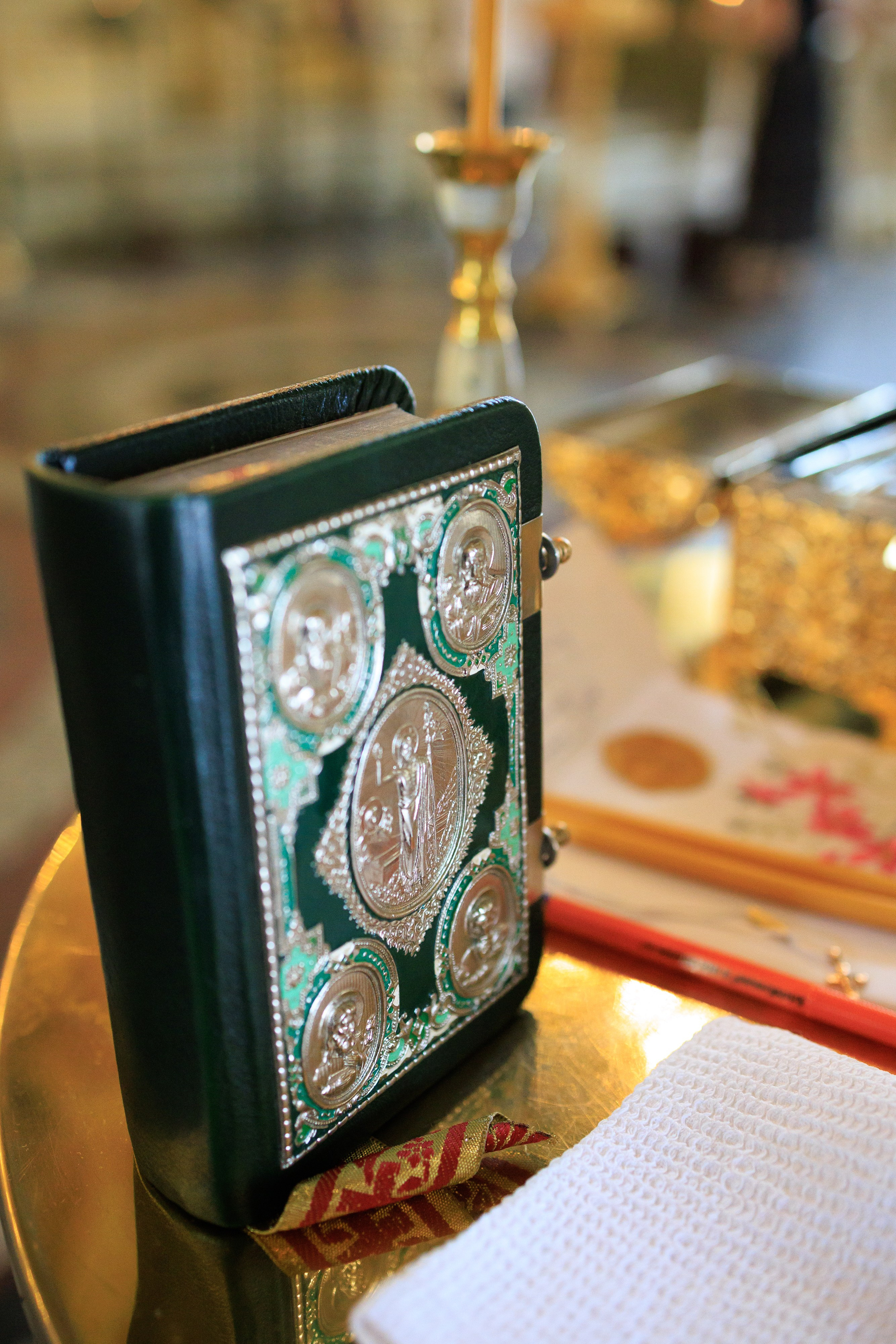 Фотосъёмка таинства крещения и крестин в городах Я фотограф снимающий венчания в городах Минеральные Воды, Пятигорск, Кисловодск, Ессентуки,. Репортажный и свадебный фотограф Пятигорск и КМВ