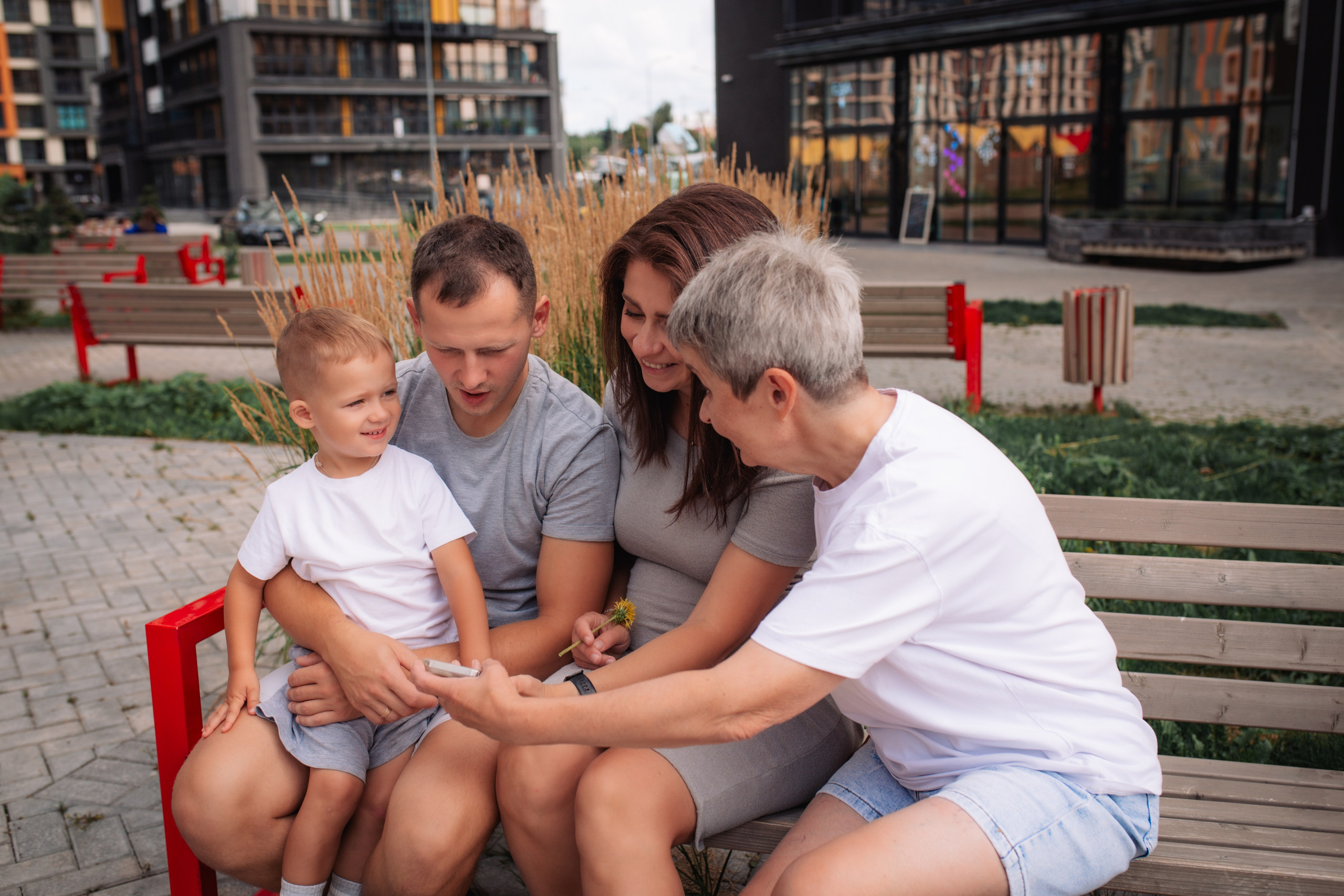 Семейная прогулка