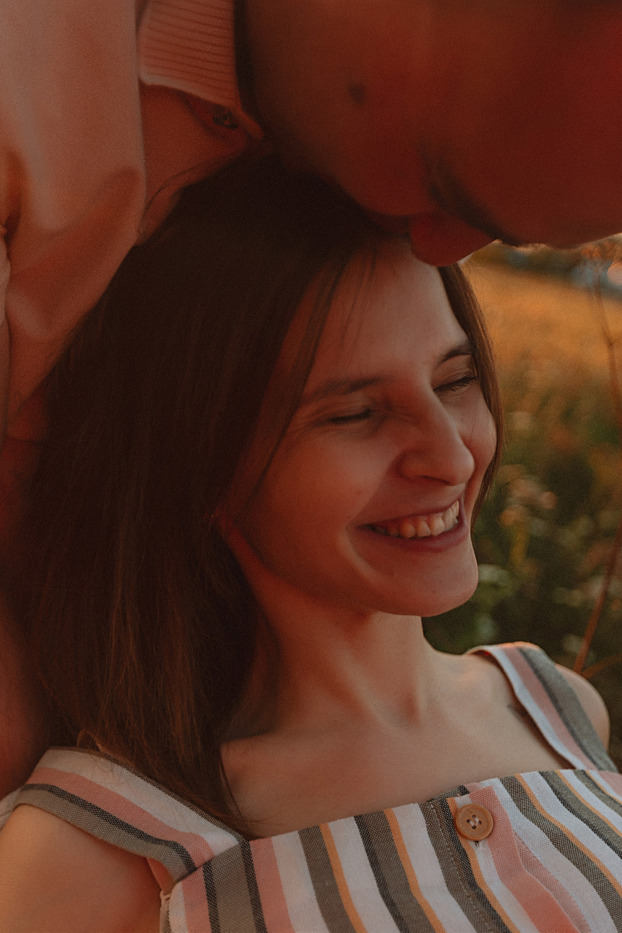 Поле love story на закате. Семейный фотограф Тюмень, фотограф на роды Салмина Мария