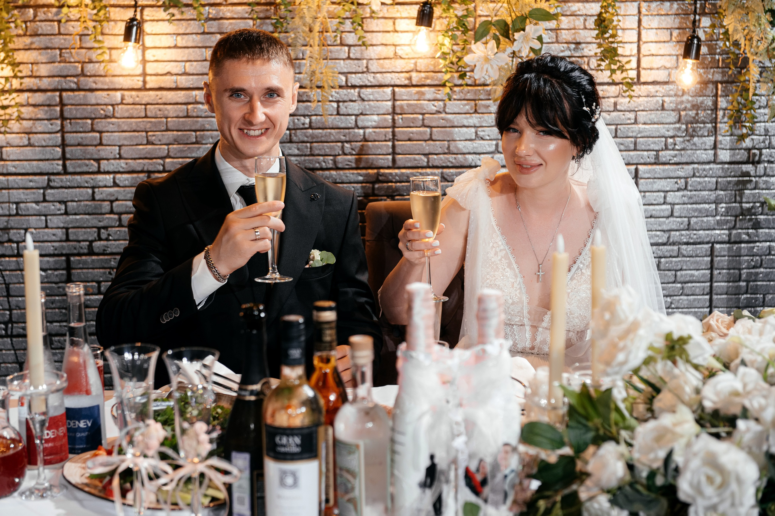 Свадьба с венчанием в Щелково. Прогулка в Гребнево, ресторан Кинза, отель Премиум. Свадебный и семейный фотограф Виктория Носачёва. Щелково, Москва и МО