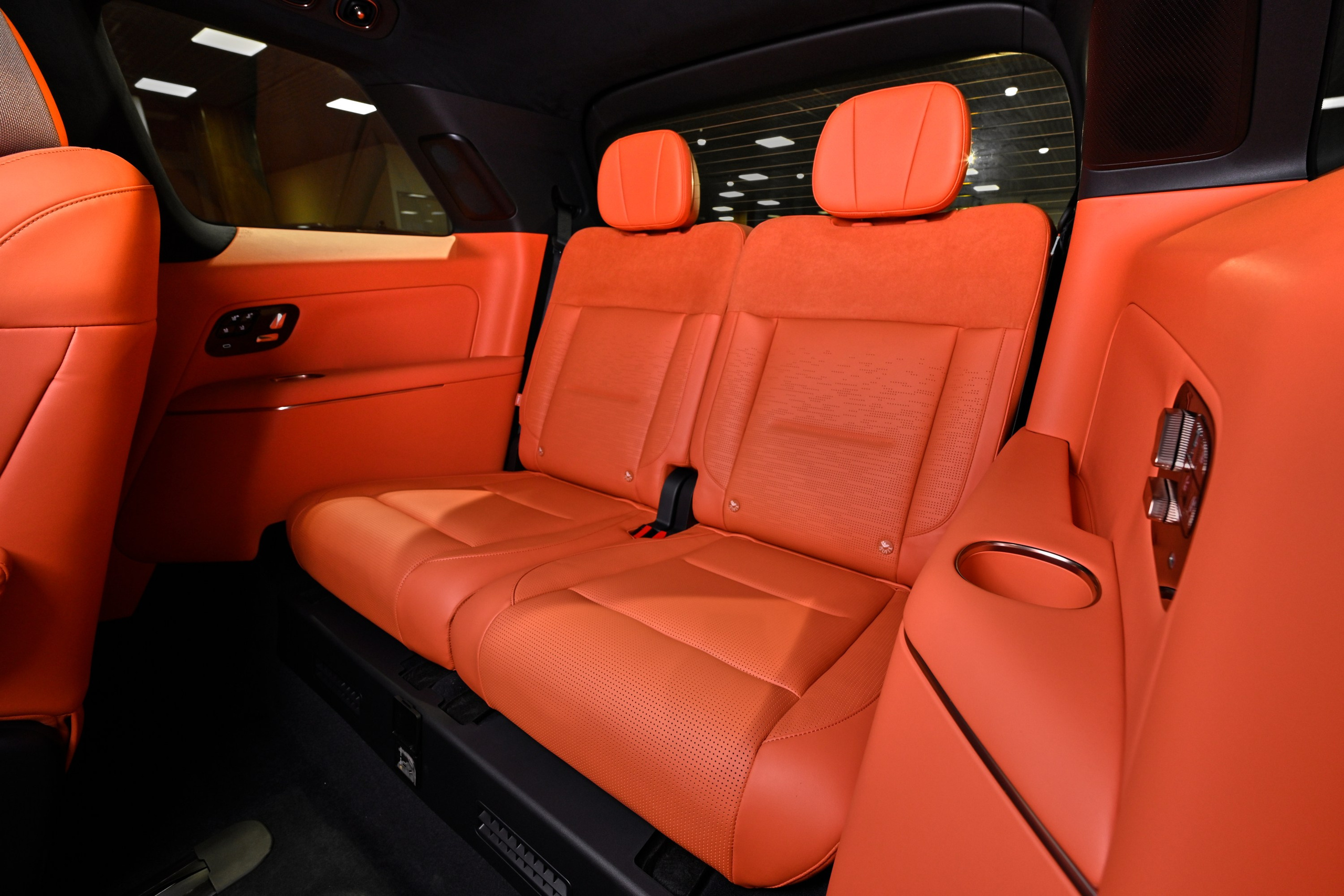 Автосалон Star Car. Автомобильный и интерьерный фотограф в Минске Александр Тагаев