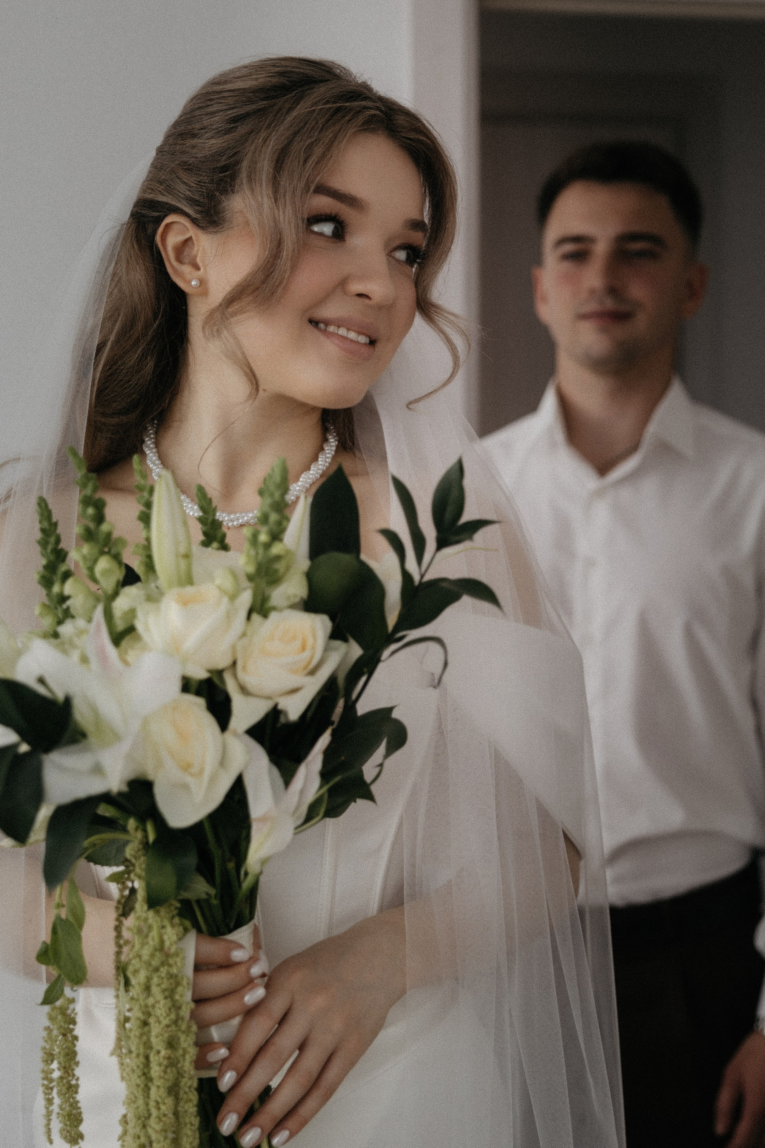 Свадебная фотосессия в стильном лифте элитного дома Москвы