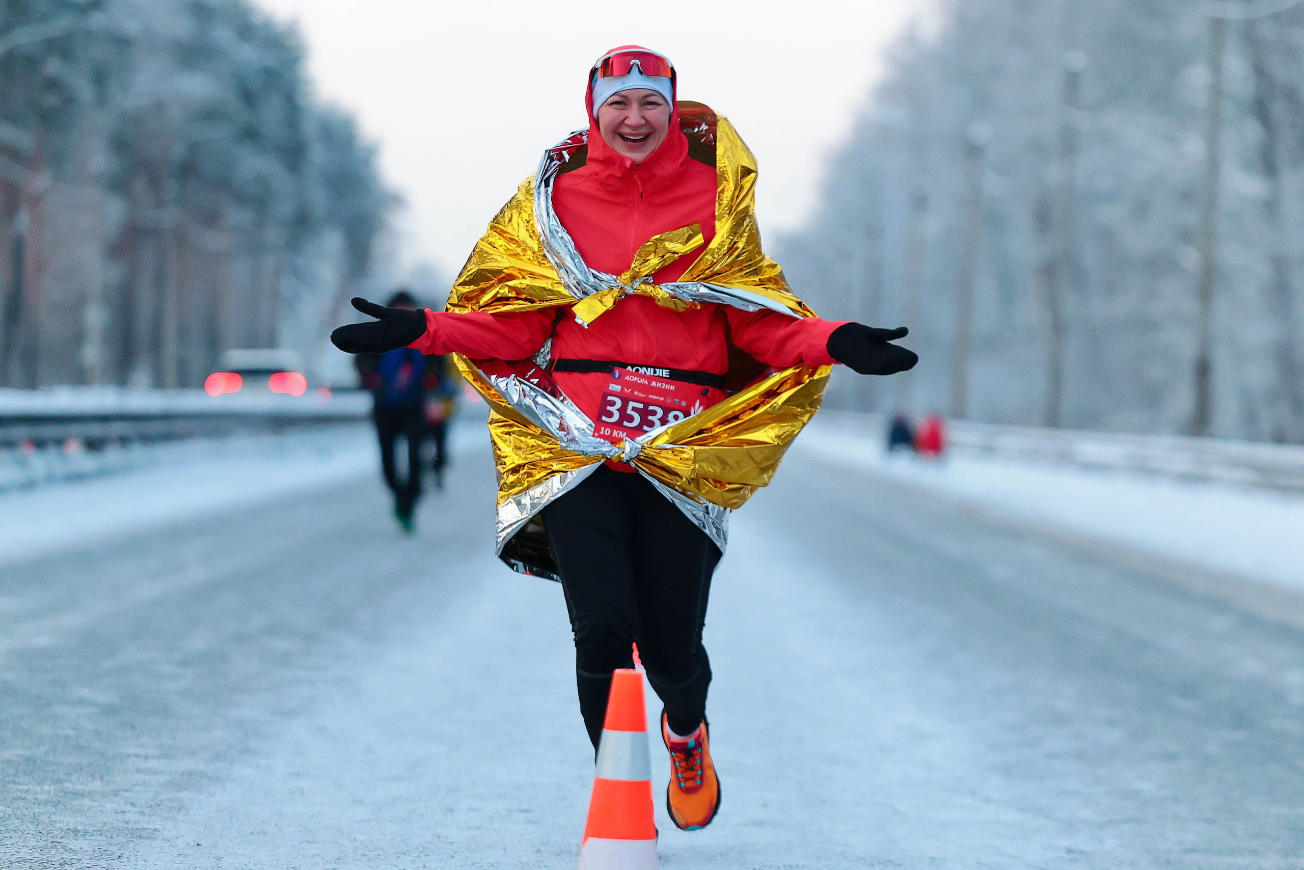 Зимний марафон «Дорога жизни» 2026. Спортивный фотограф в Санкт-Петербурге Илья Vacool