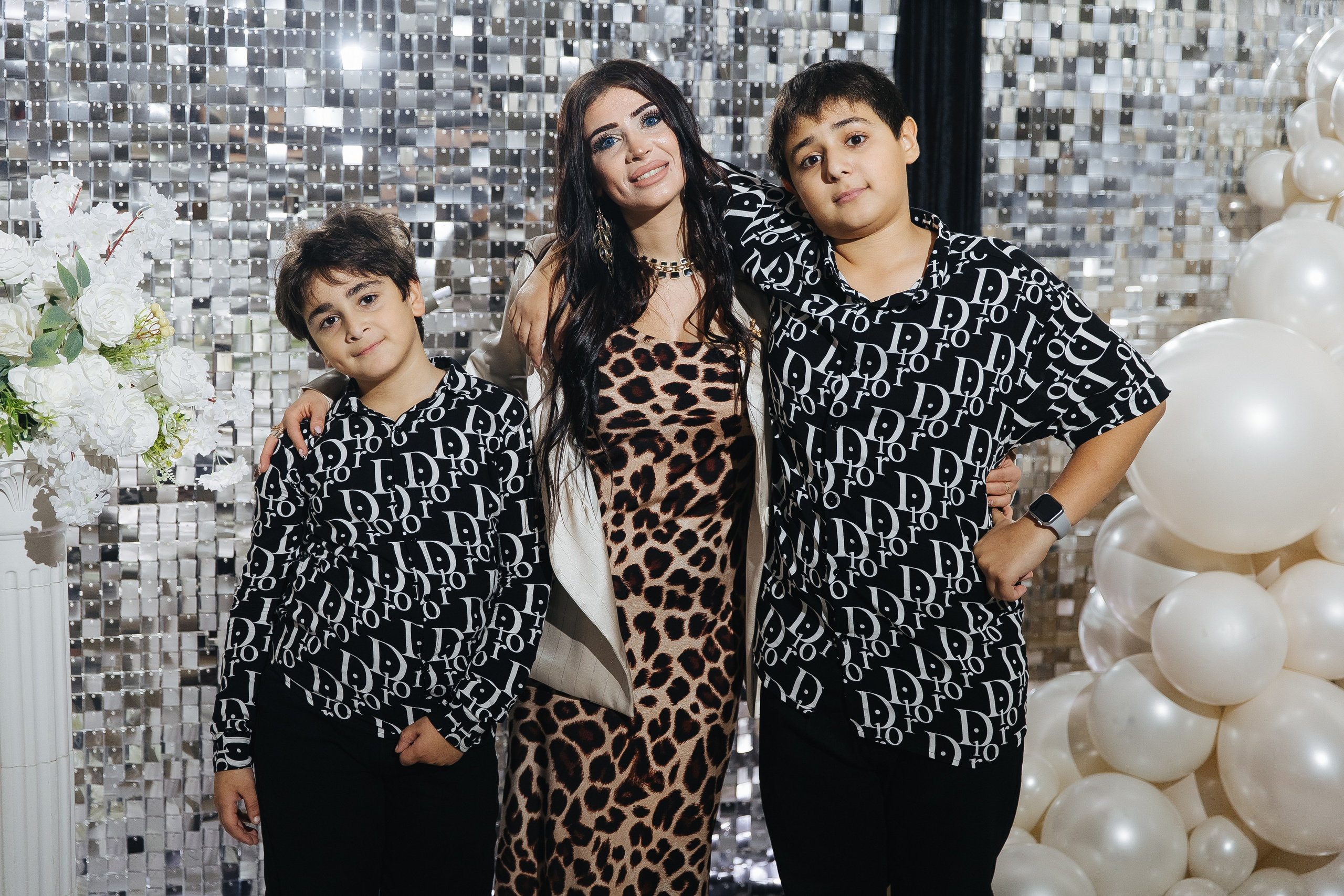 Ани и Назели. 35&5 День рождения, «Янтарь». Фотограф в Красноярске Надежда Воскресенская