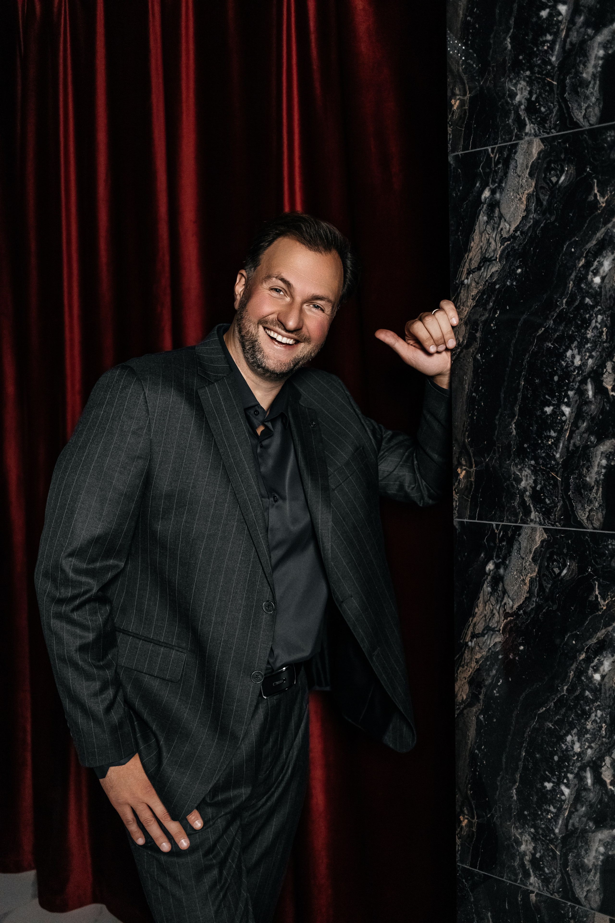 Бизнес-портрет для ведущего мероприятий. КОНТЕНТ ФОТОГРАФ