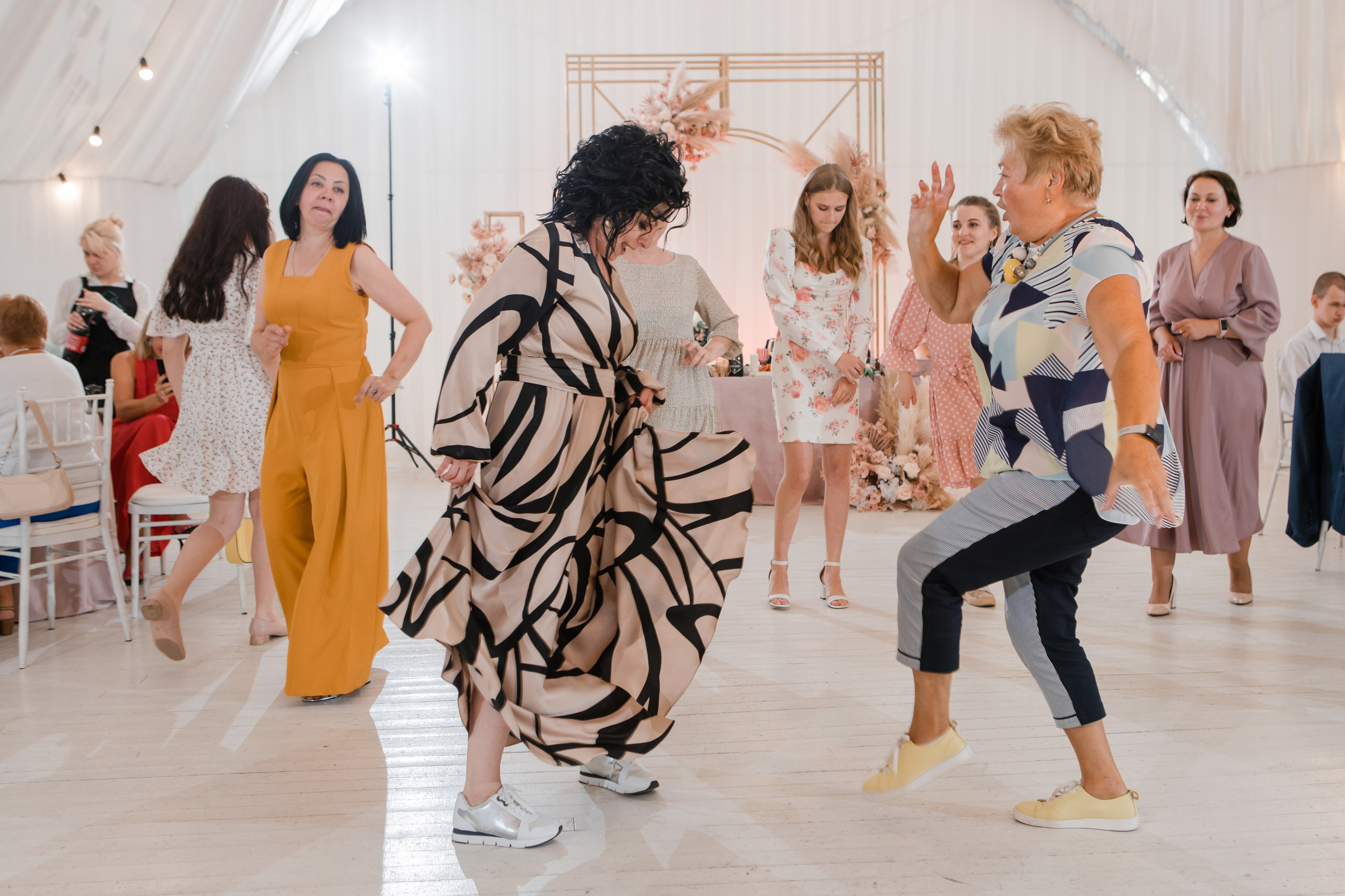 Павел и Ангелина. Видеосъемка и фотосъемка свадеб. Фотограф и оператор на свадьбу. Видеосъемка подкастов, собственная видео-фотостудии. Предметная фотосъемка