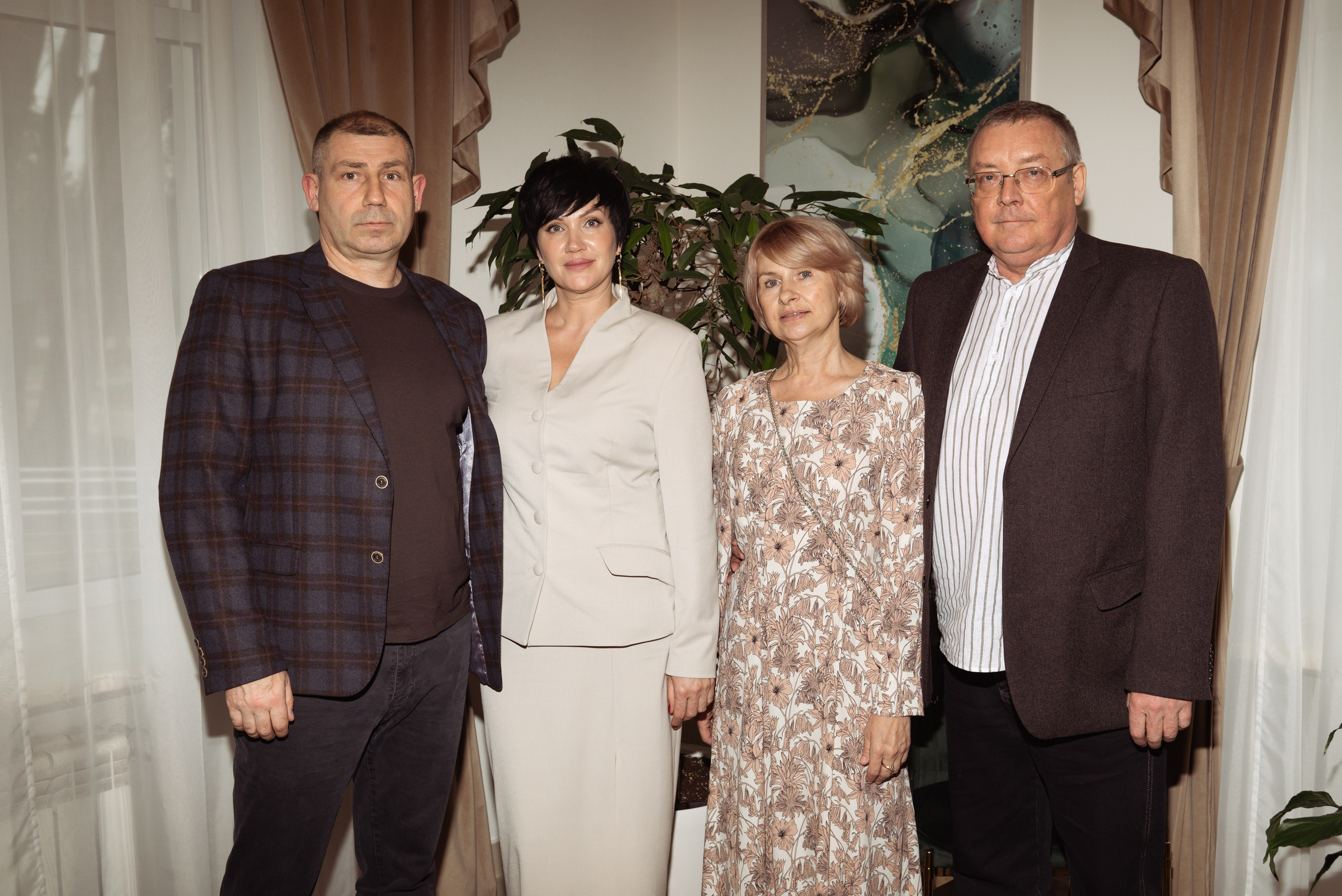 Роспись в ЗАГСе ВДНХ. Фотограф Москва Настя Профотовна. Репортажные, свадебные и контент фотосессии