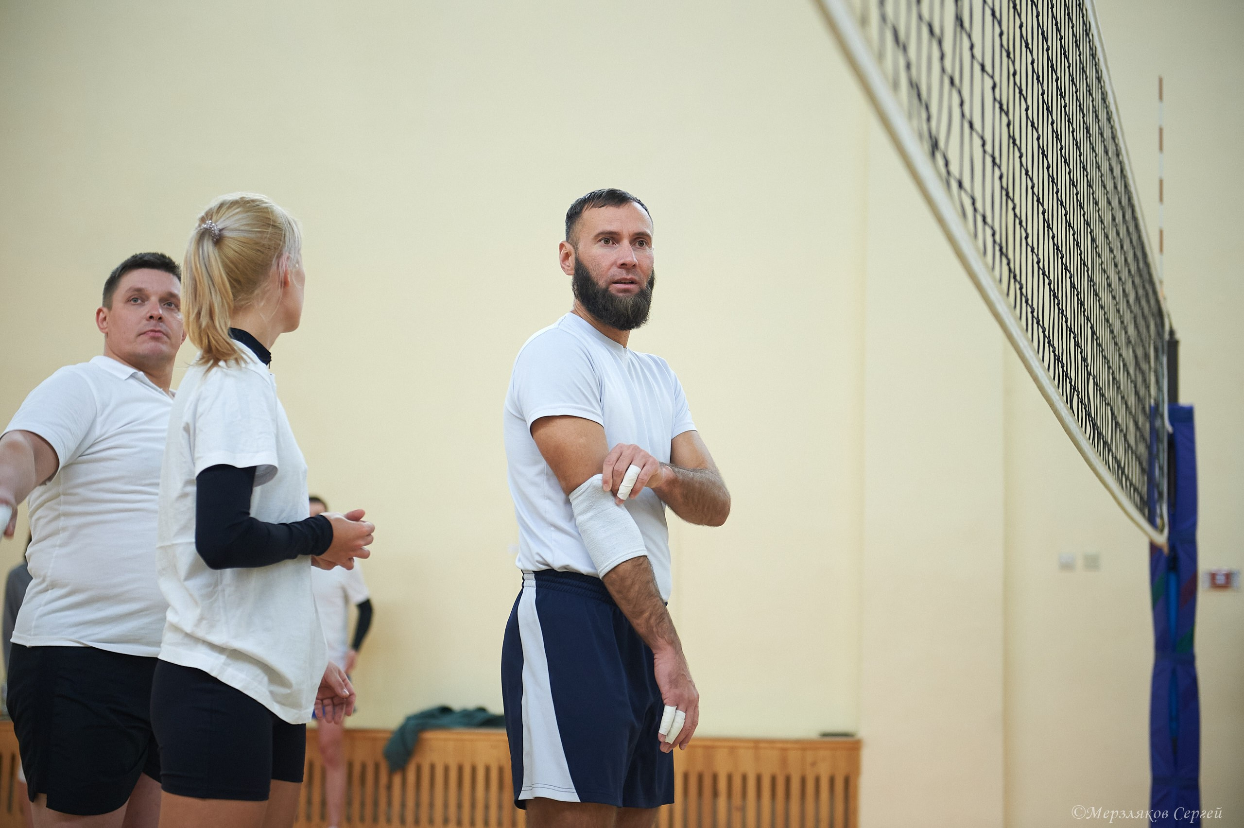 Новогодний турнир по волейболу. Ижевск. 15.12.2023. Спортивный репортажный фотограф в Ижевске Сергей Мерзляков