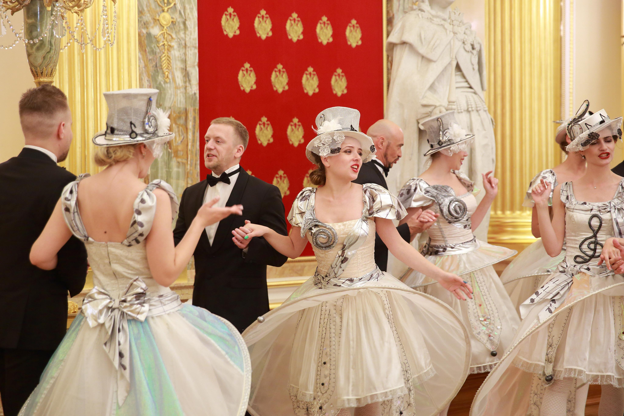 Встреча гостей в Царицыно вместе с солистами Геликон оперы. Фотограф ваших самых ярких событий в Москве и СПБ. Збронская Юлия