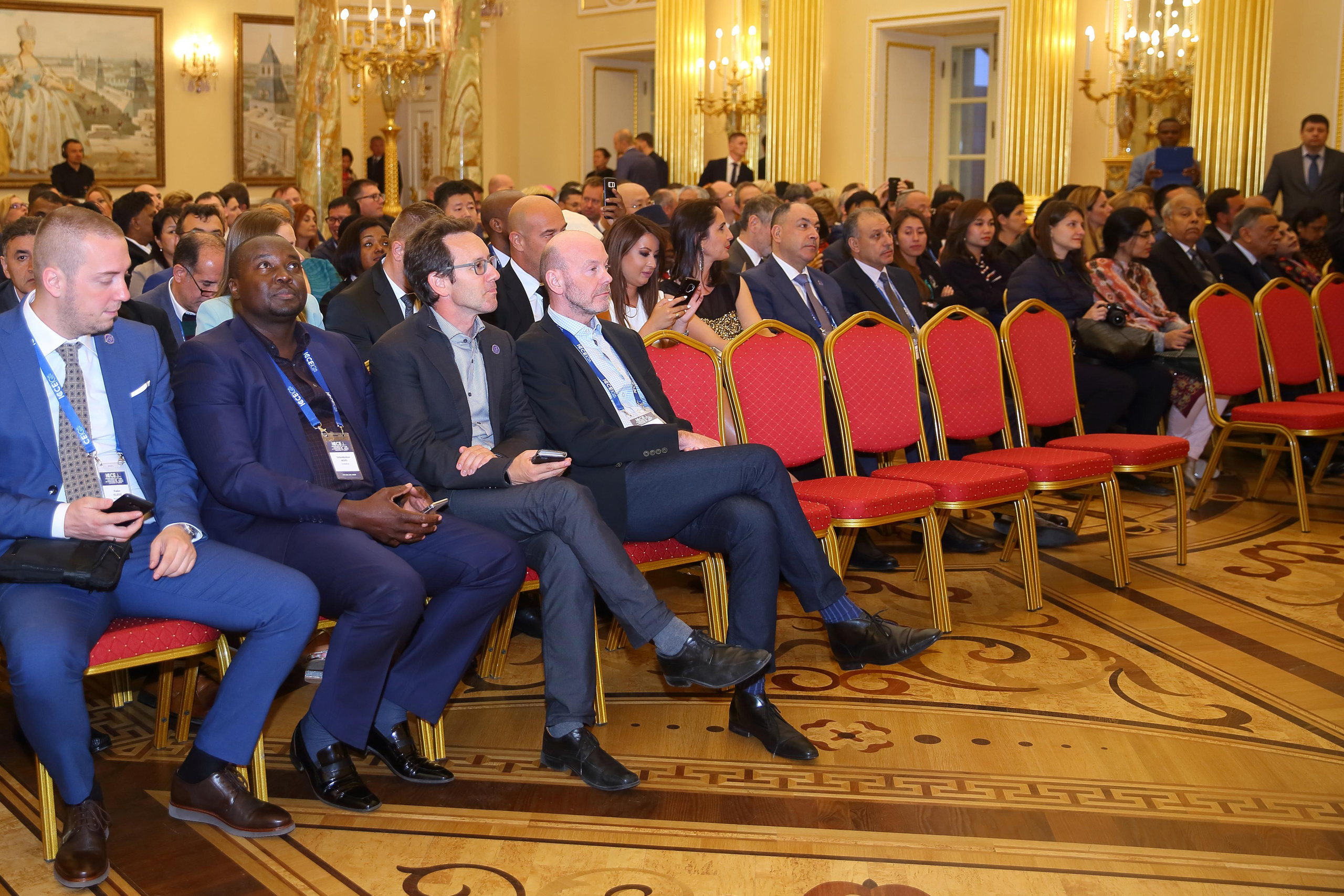 Встреча гостей в Царицыно вместе с солистами Геликон оперы. Фотограф ваших самых ярких событий в Москве и СПБ. Збронская Юлия