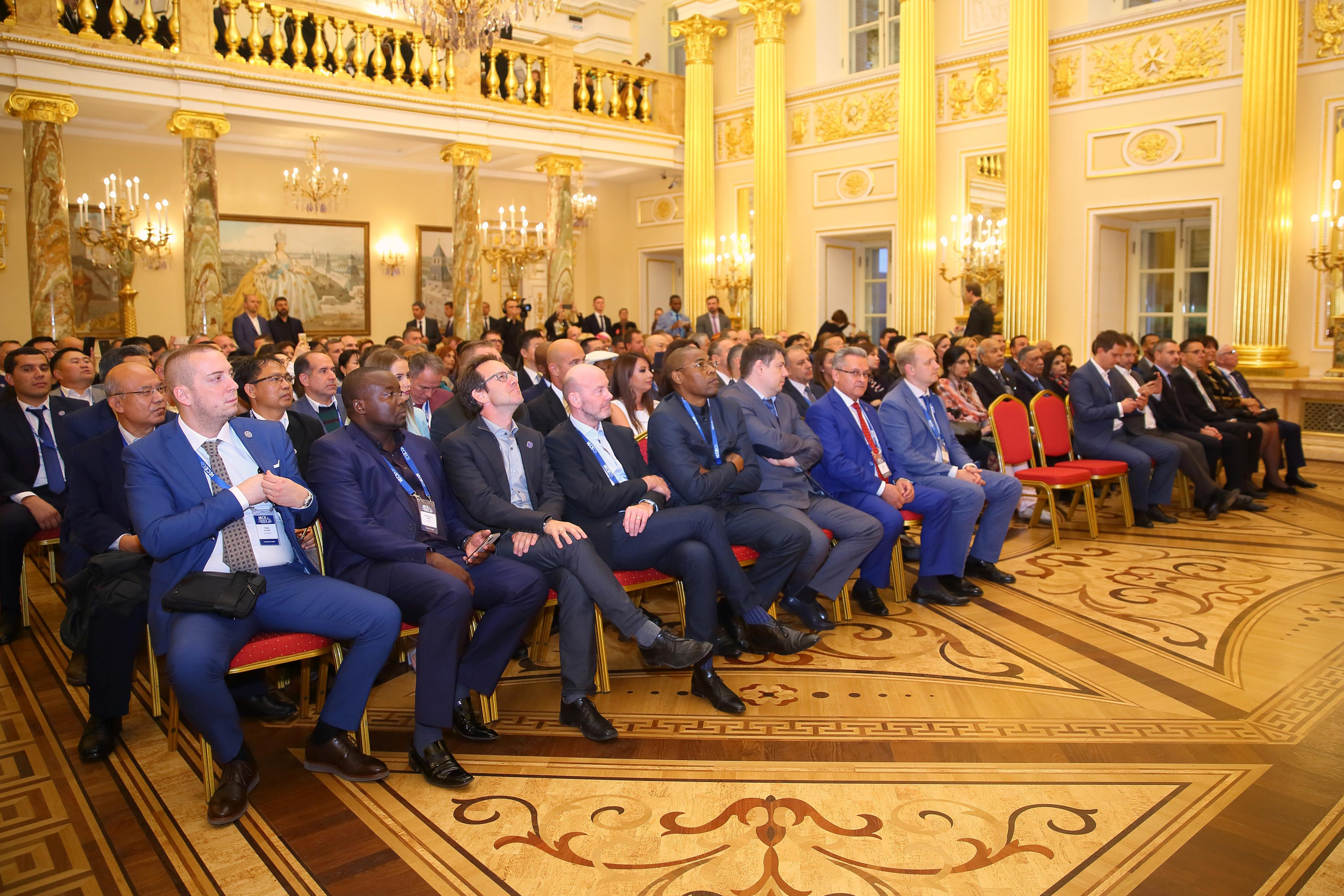 Встреча гостей в Царицыно вместе с солистами Геликон оперы. Фотограф ваших самых ярких событий в Москве и СПБ. Збронская Юлия